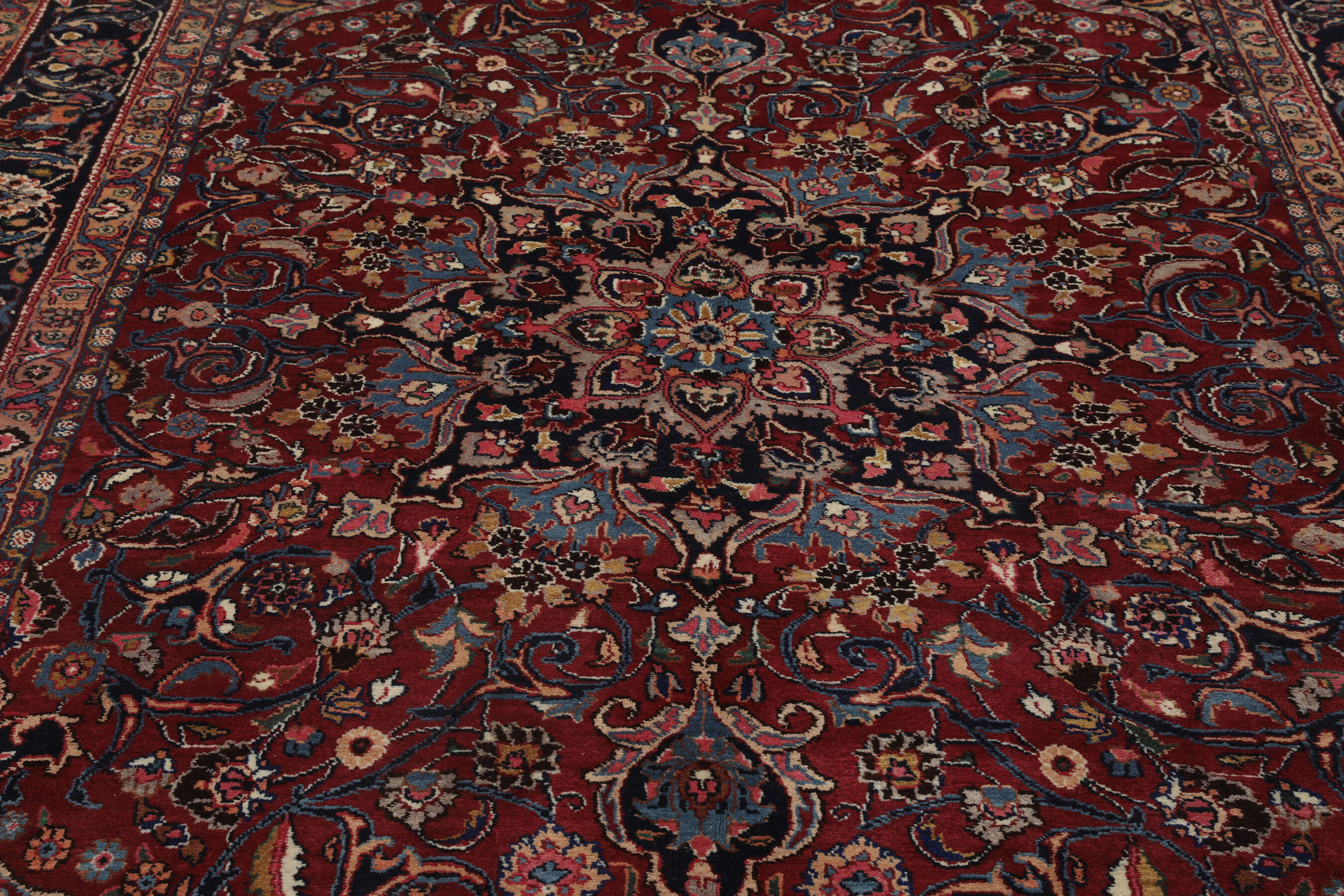 
    Mashad - Dark red - 200 x 312 cm
  