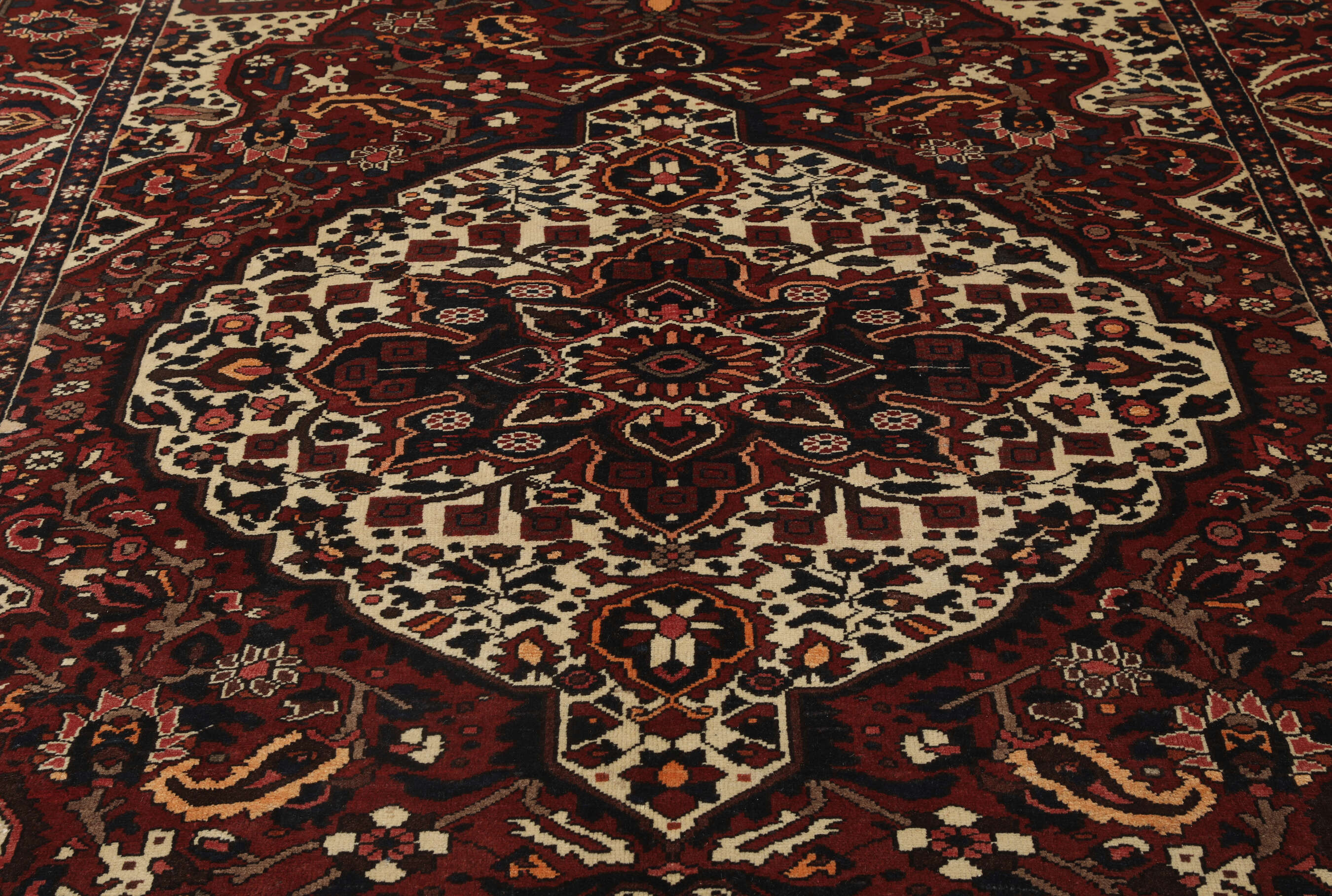 
    Bakhtiari Collectible - Black - 204 x 307 cm
  