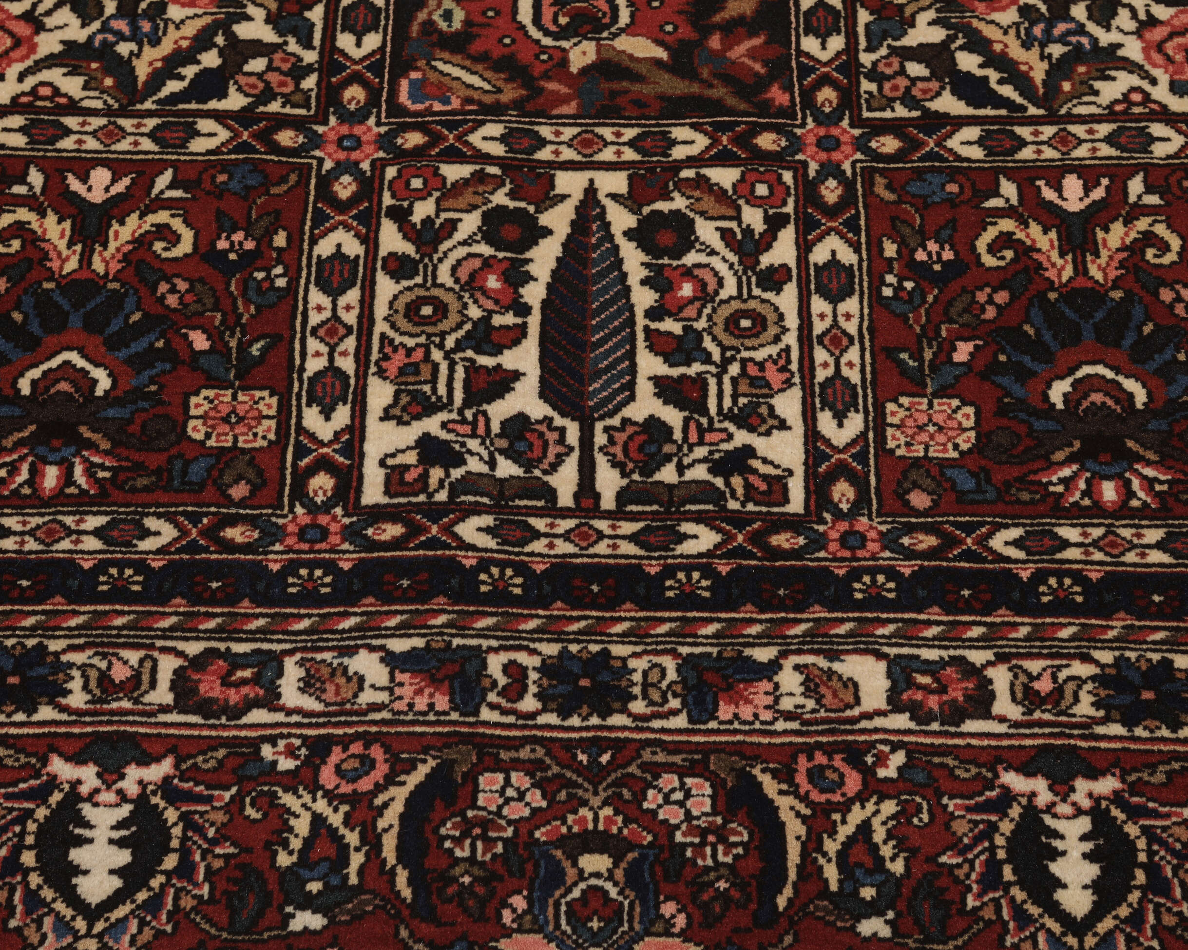 
    Bakhtiari Collectible - Black - 210 x 306 cm
  