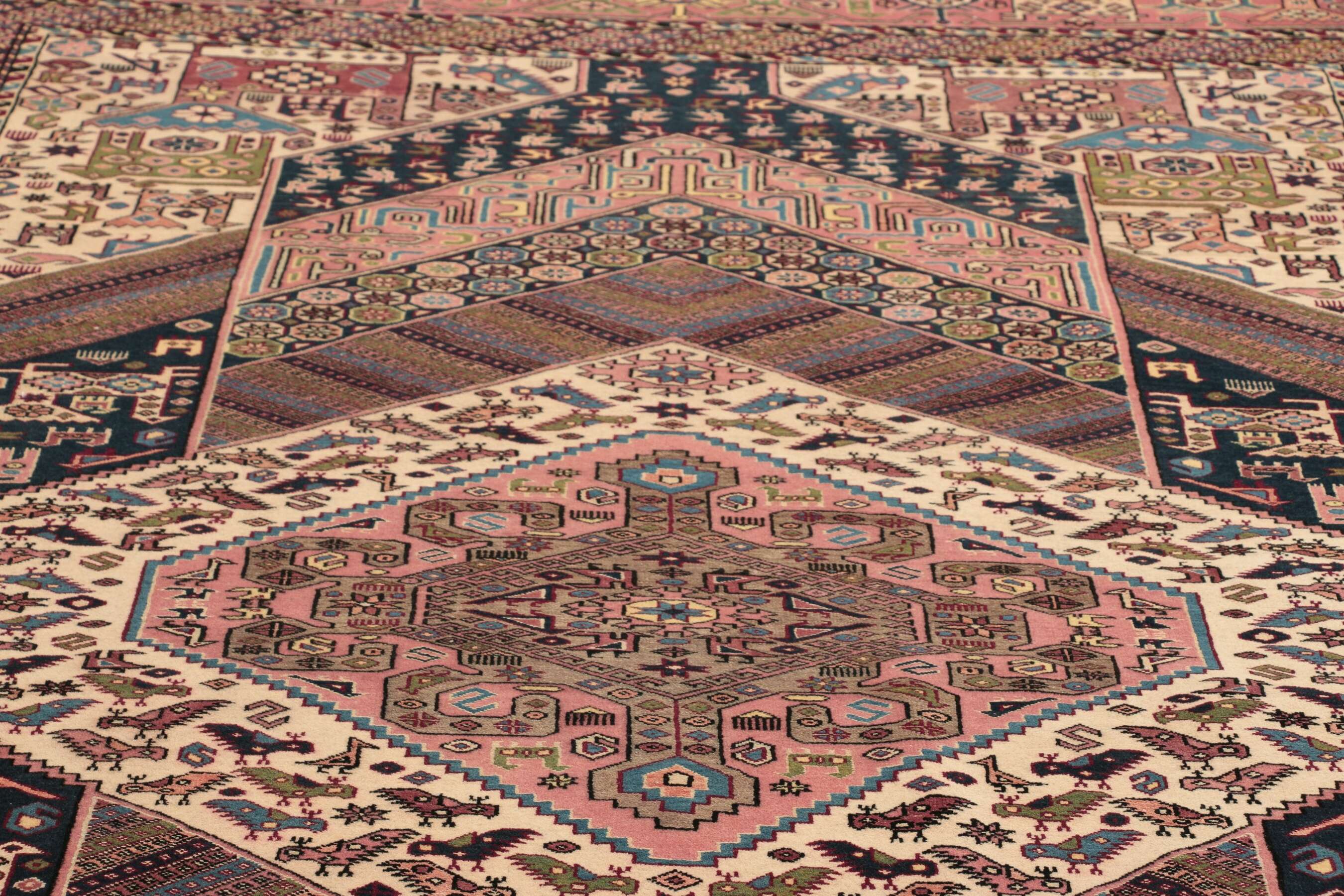 
    Qashqai - Brown - 198 x 300 cm
  