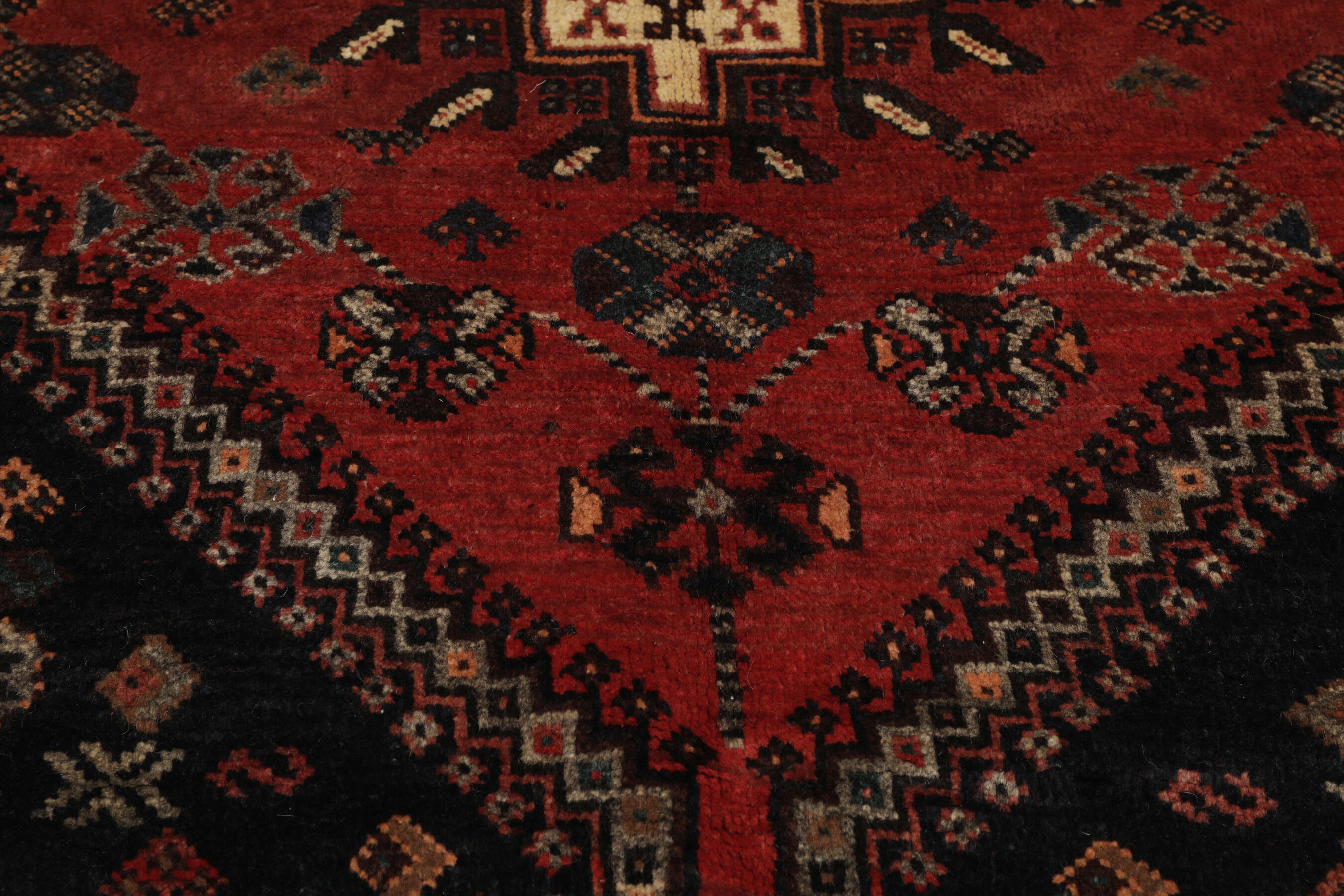 
    Shiraz - Black - 154 x 233 cm
  