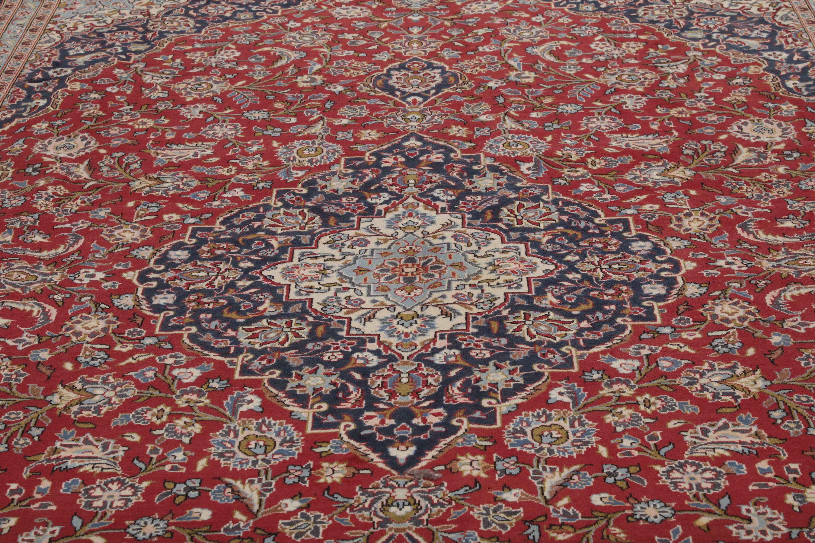 
    Keshan - Dark red - 290 x 400 cm
  
