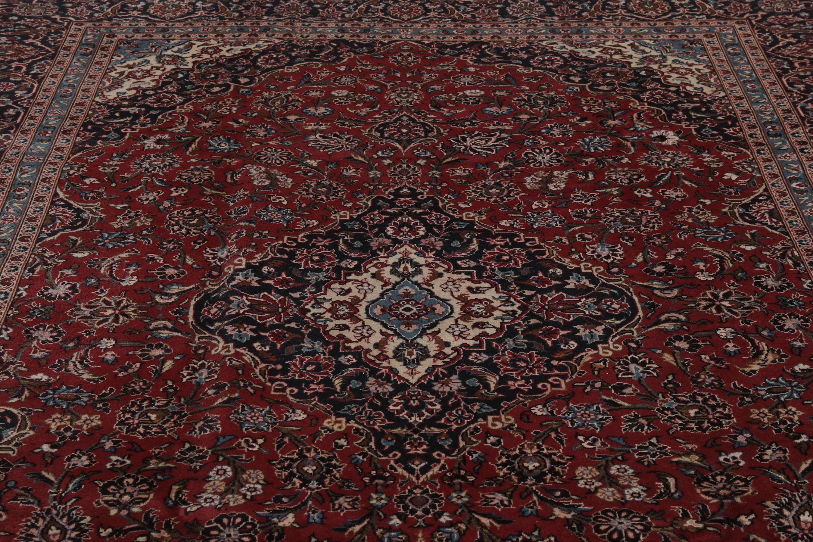 
    Keshan - Dark red - 246 x 354 cm
  