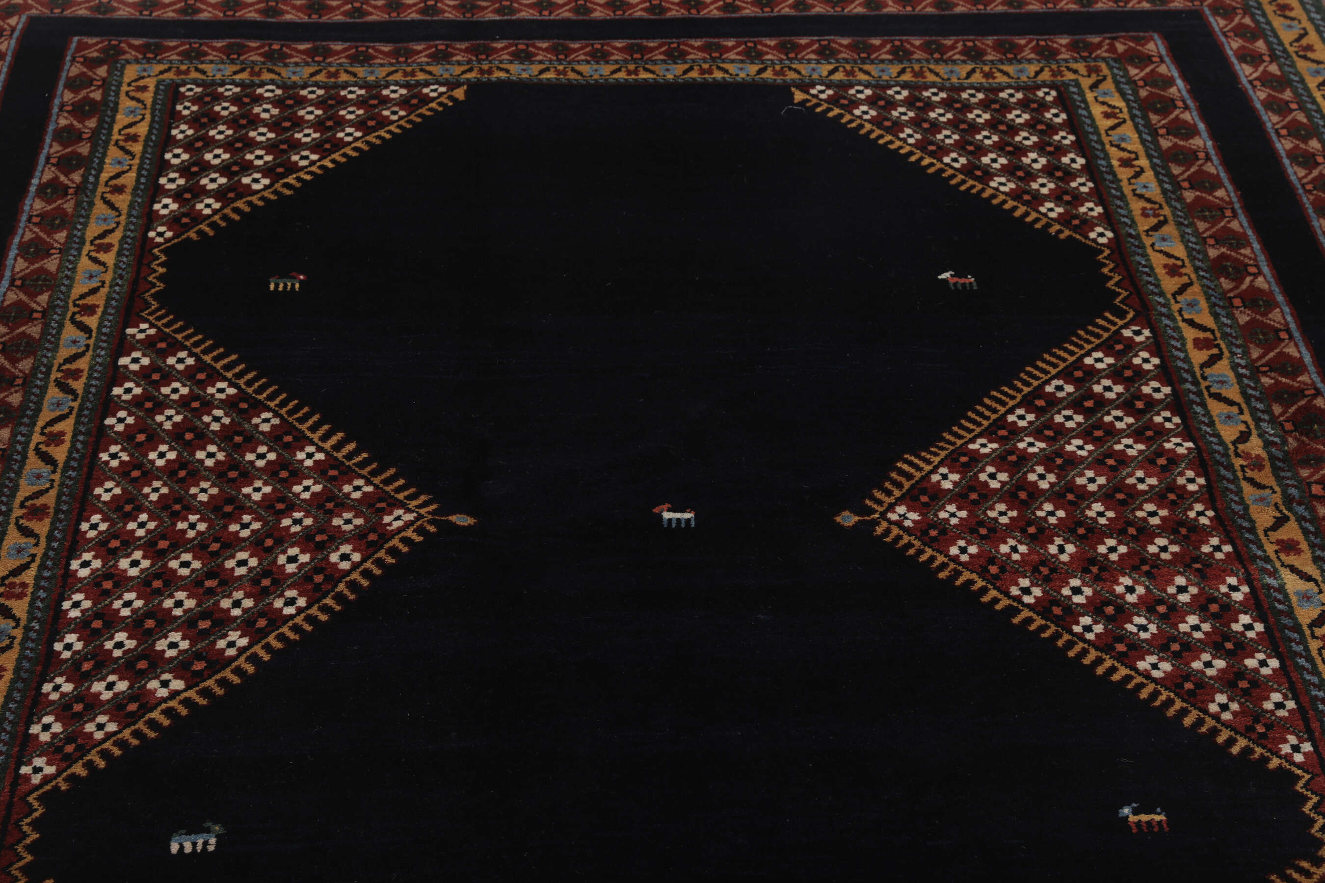 
    Gabbeh Kashkooli - Black - 175 x 230 cm
  