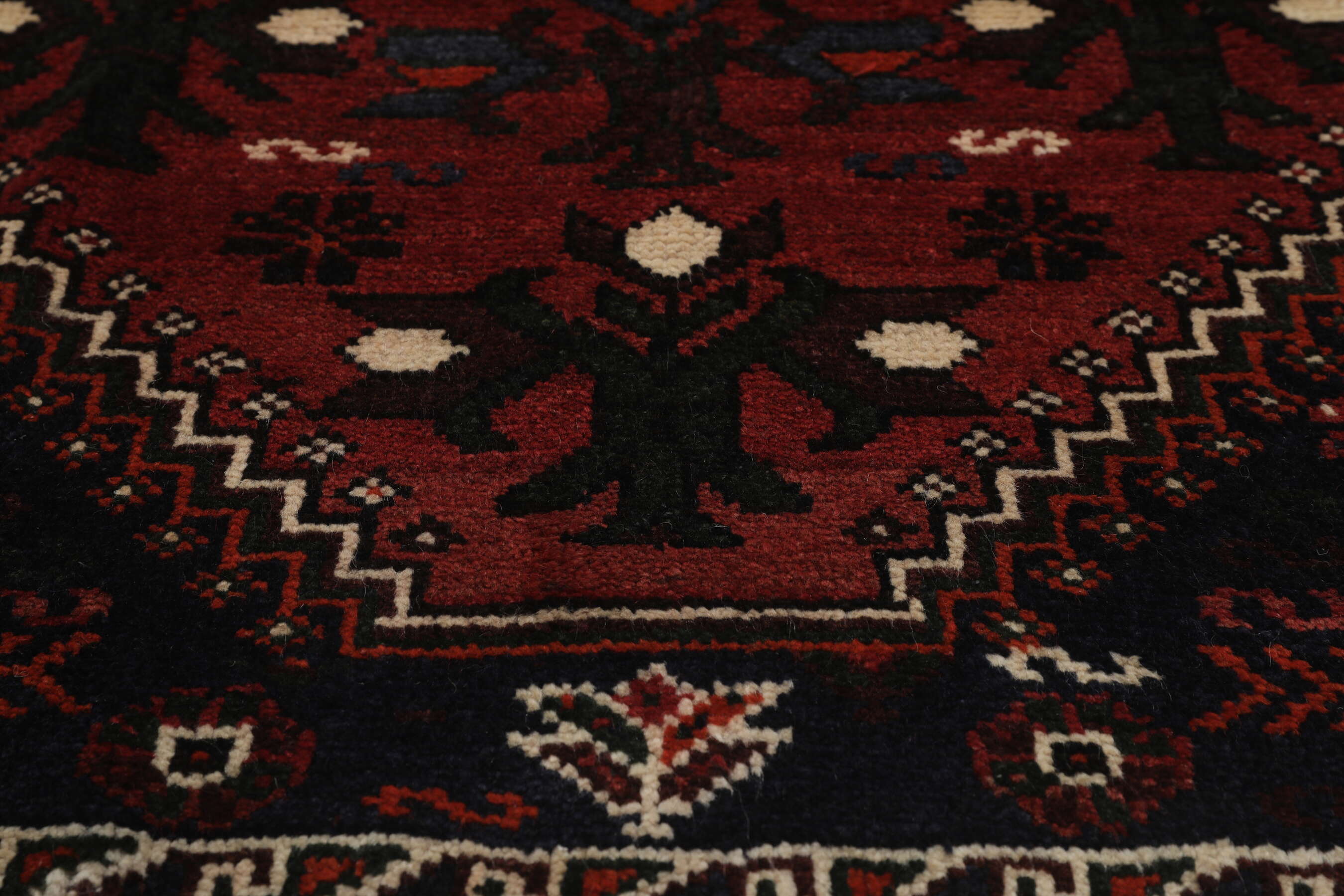 
    Shiraz - Black - 117 x 206 cm
  