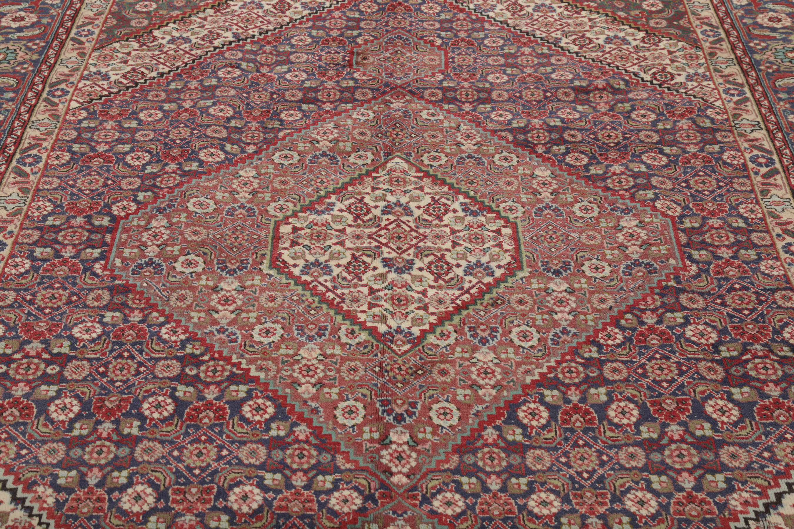 
    Tabriz - Dark red - 200 x 290 cm
  
