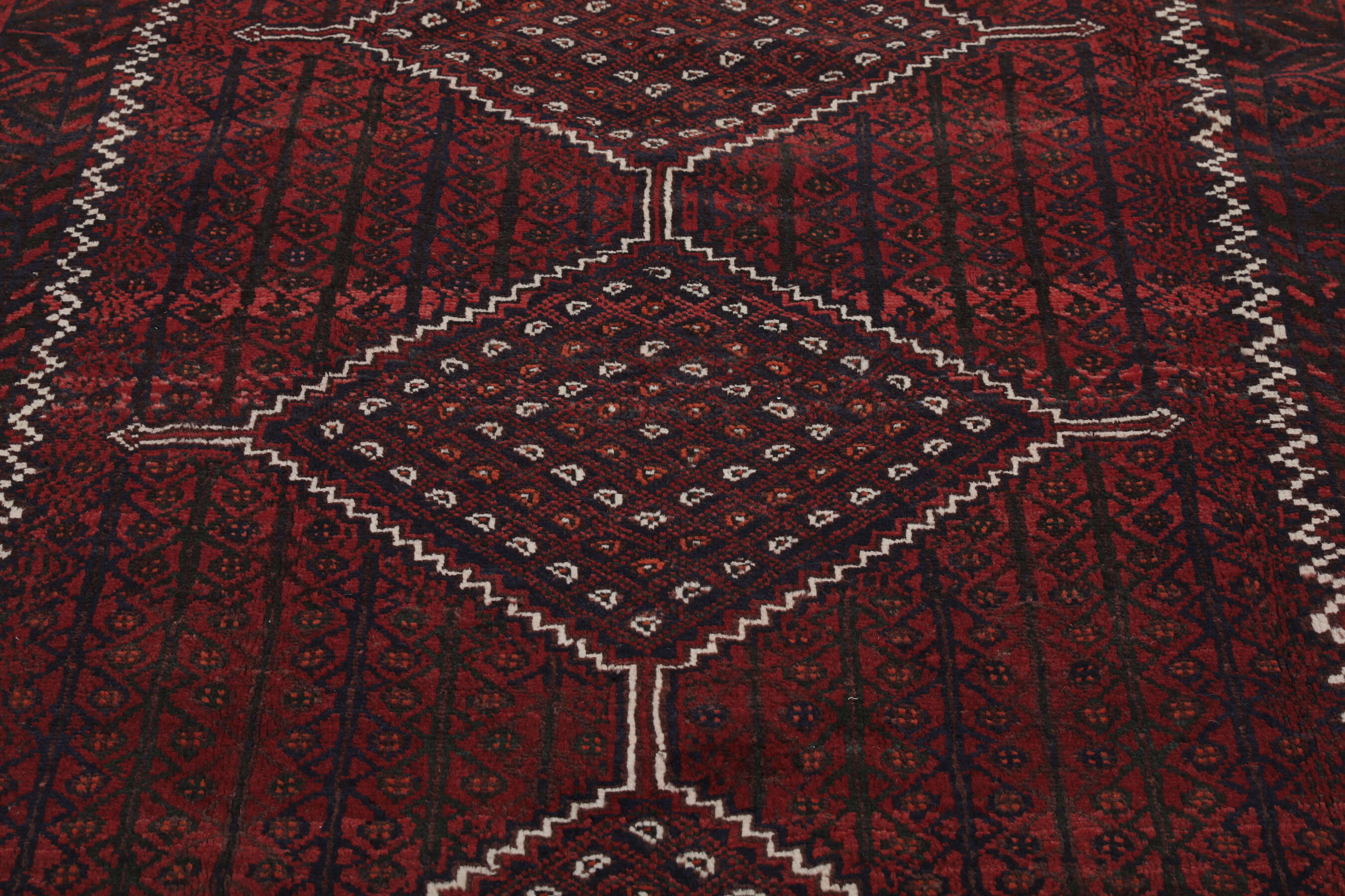 
    Shiraz - Black - 190 x 264 cm
  