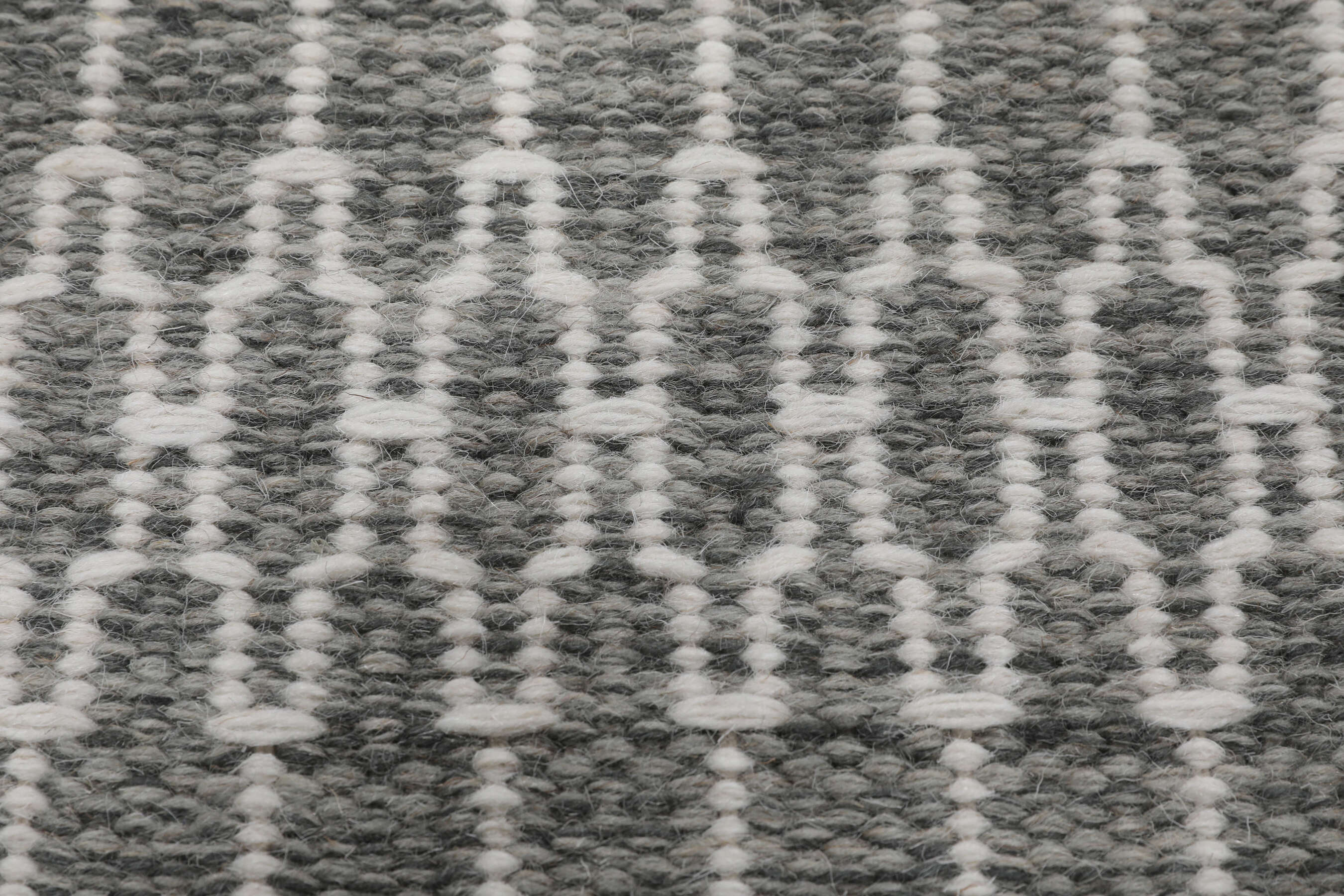 
    Kilim Long Stitch - Grey - 140 x 200 cm
  