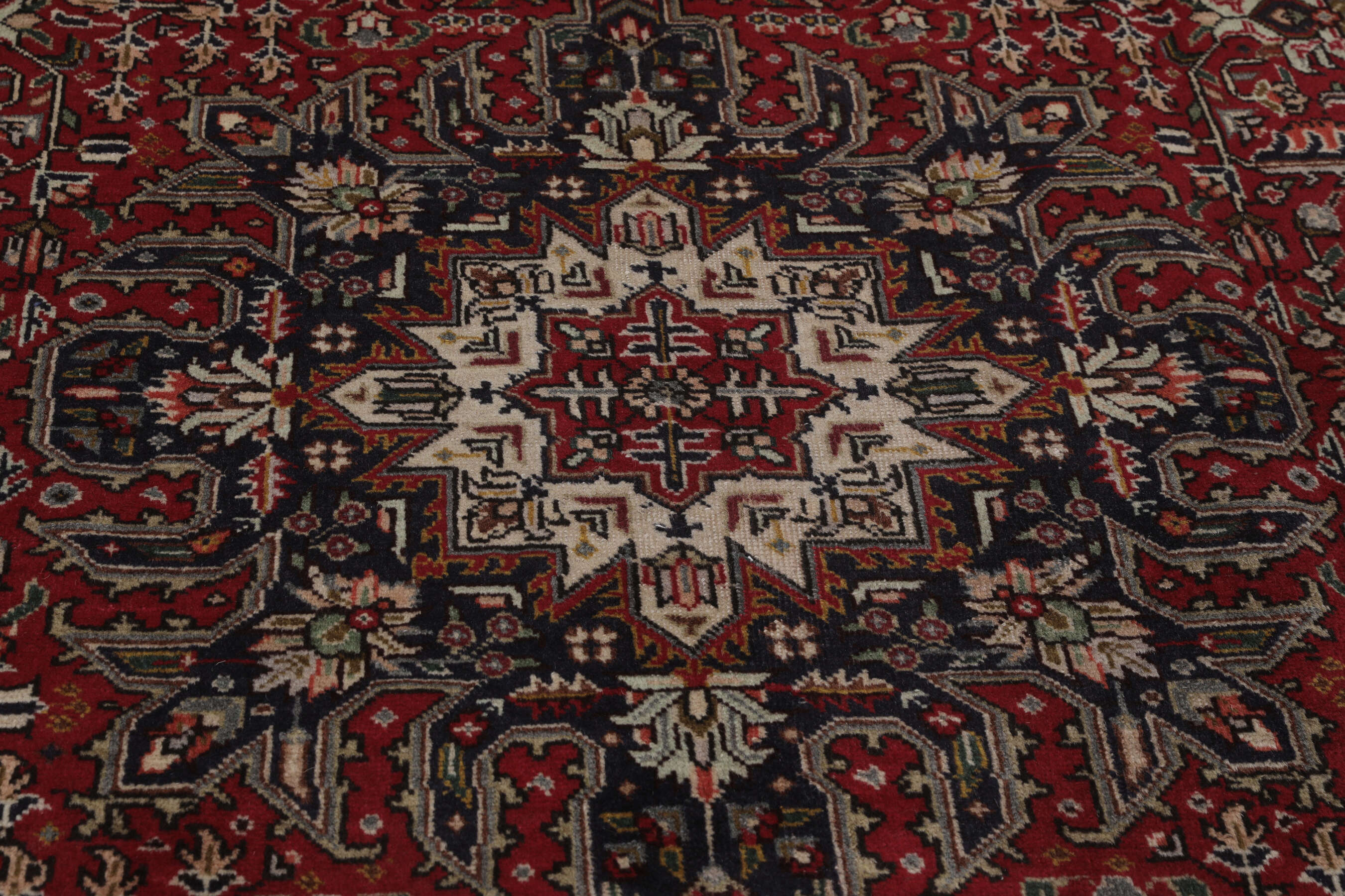 
    Tabriz - Black - 204 x 292 cm
  