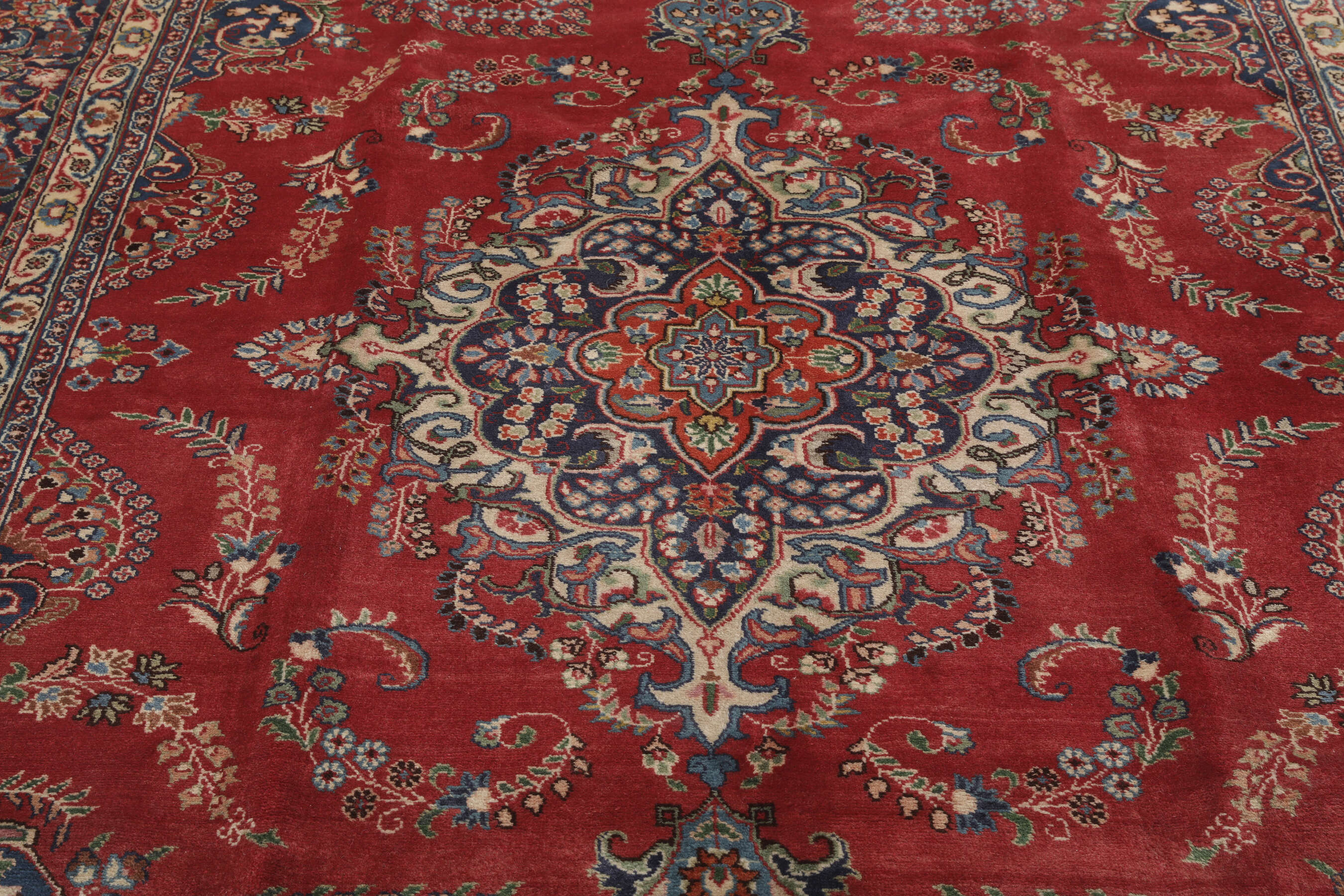 
    Mashad - Dark red - 237 x 344 cm
  