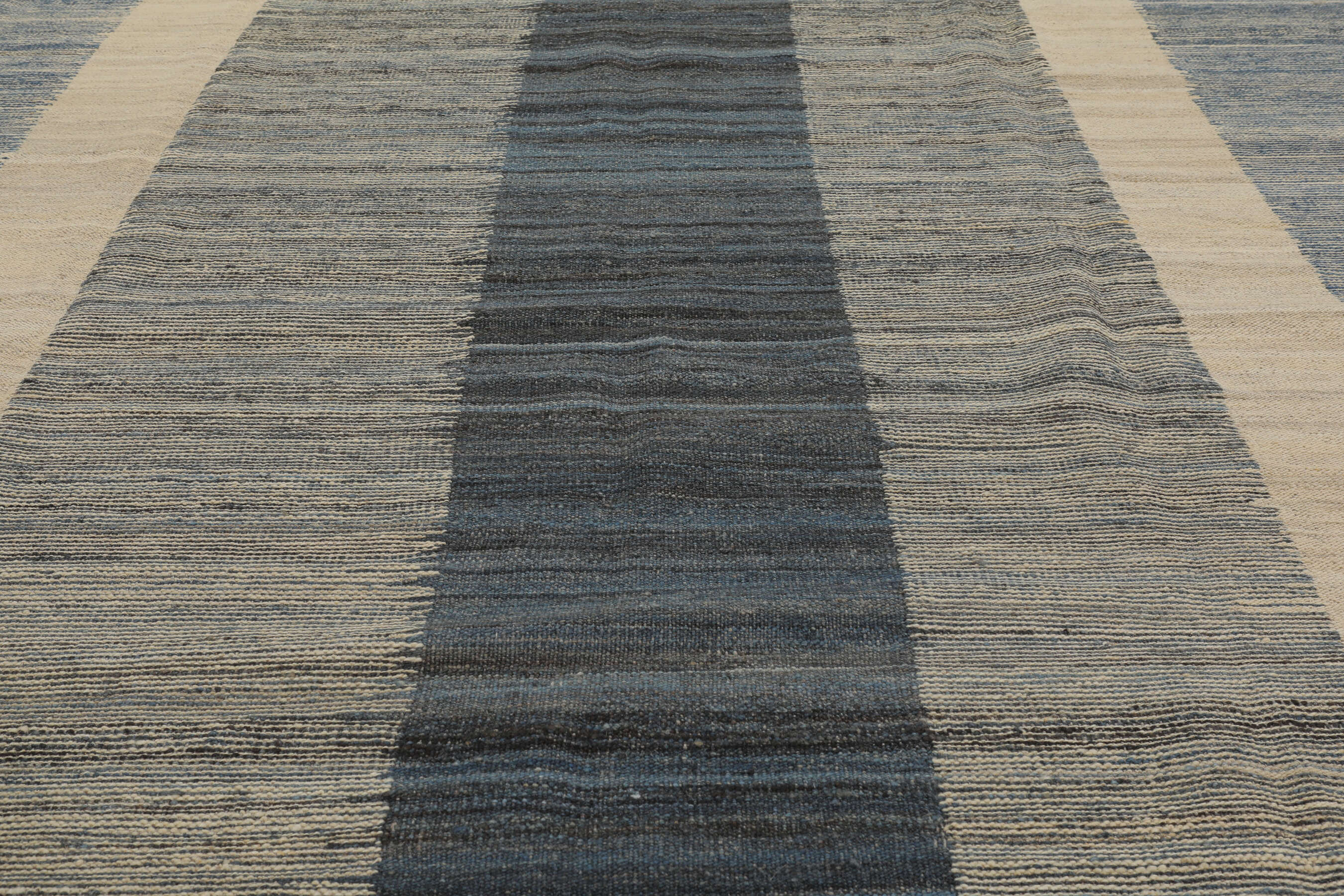 
    Kilim Modern - Dark grey - 200 x 300 cm
  