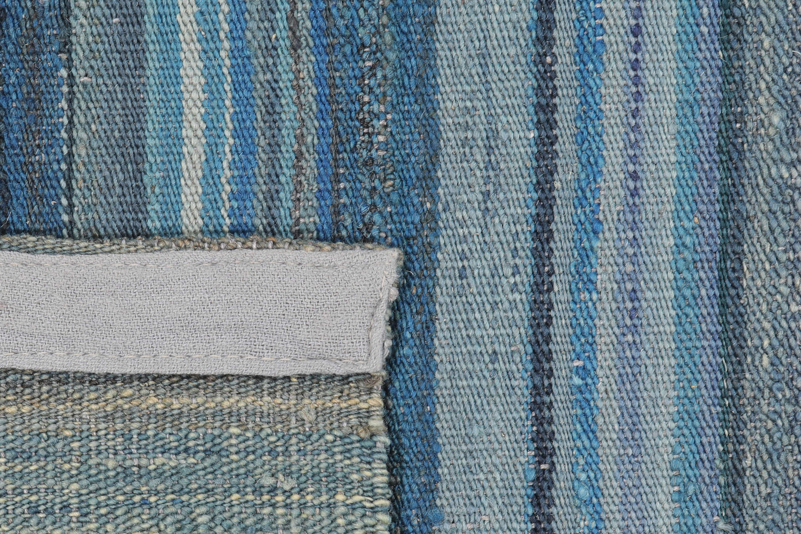 
    Kilim Modern - Dark blue - 282 x 343 cm
  