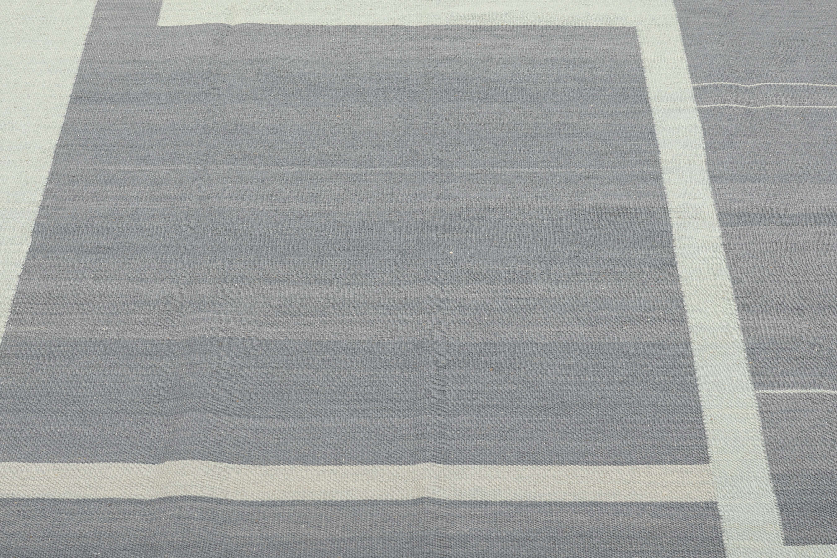 
    Kilim Modern - Dark grey - 218 x 291 cm
  