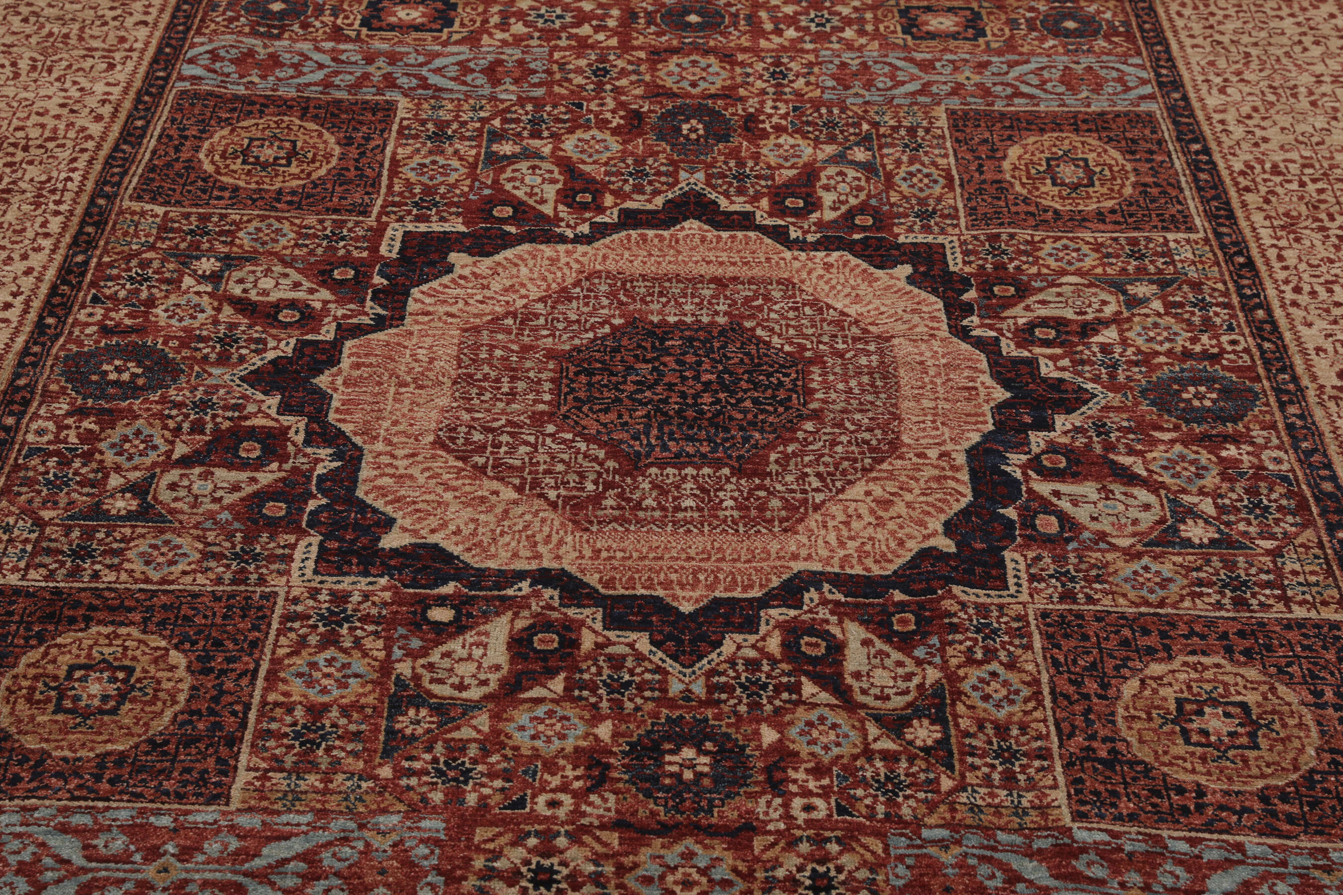 
    Mamluk - Brown - 178 x 261 cm
  
