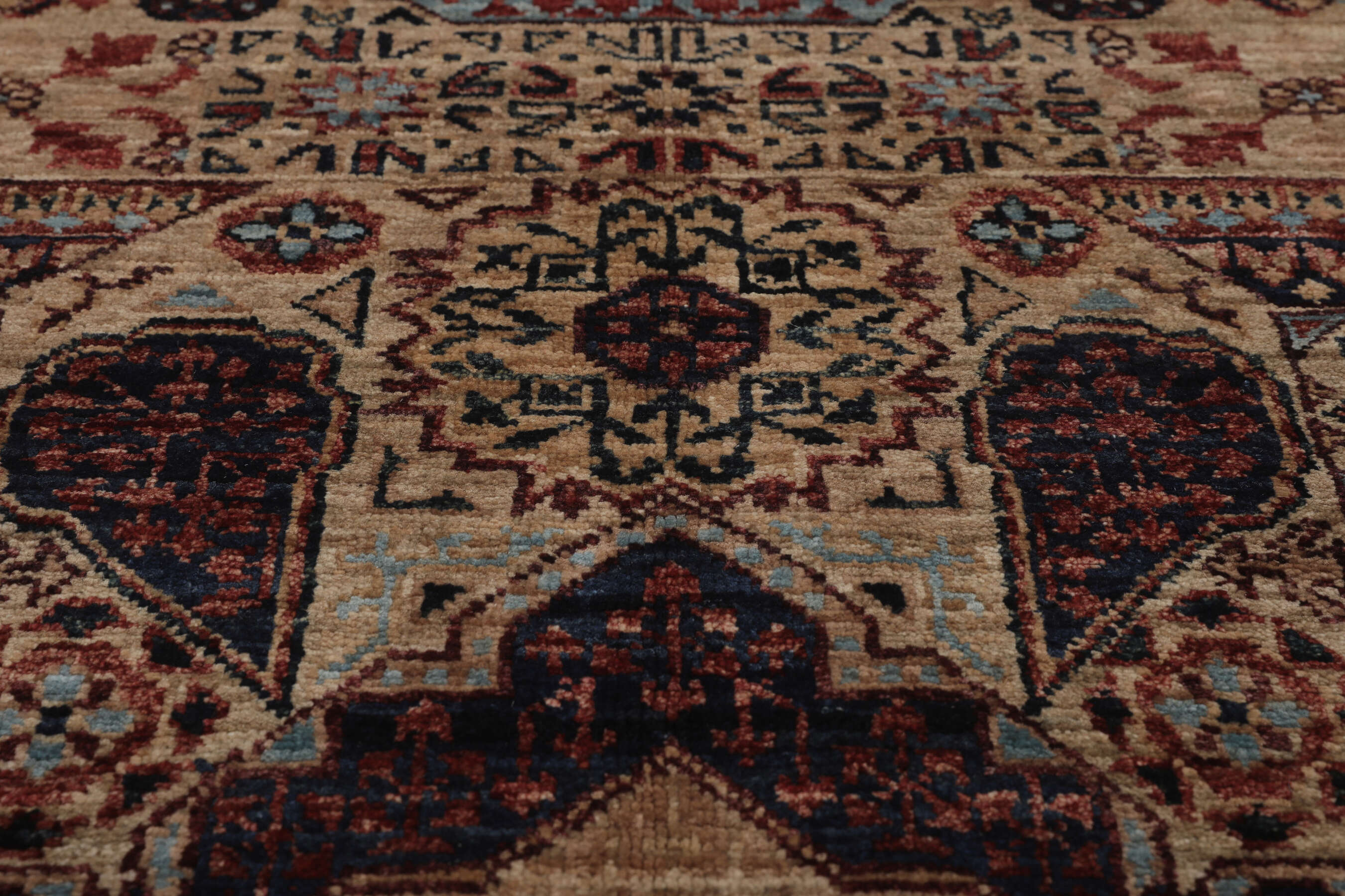 
    Mamluk - Brown - 184 x 273 cm
  