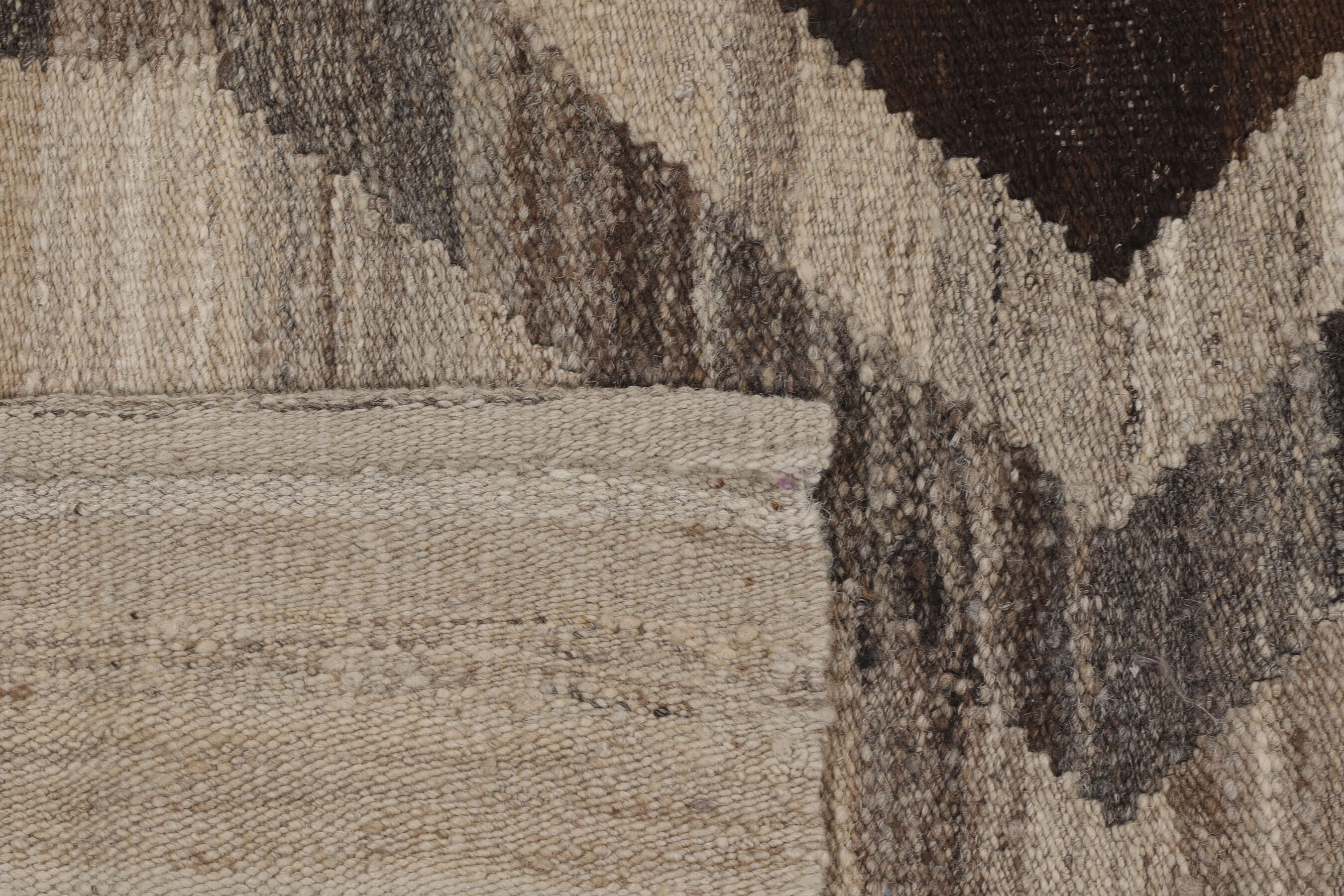 
    Kilim Ariana - Brown - 255 x 289 cm
  