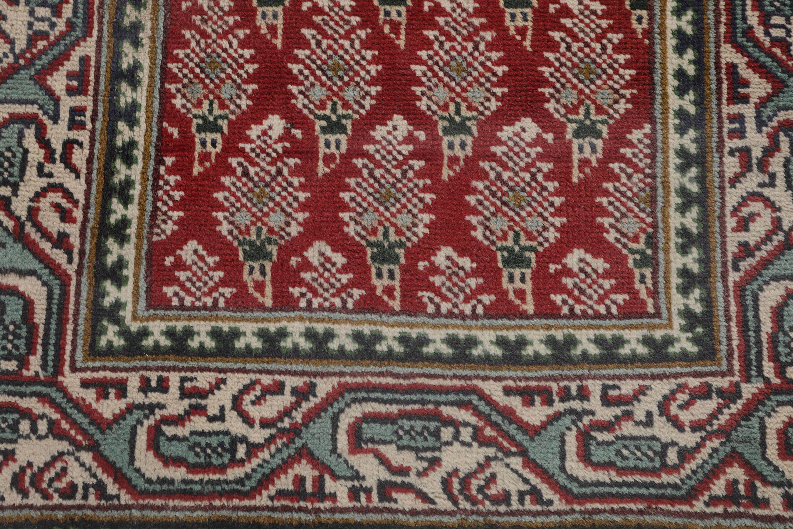 
    Tabriz - Dark red - 72 x 483 cm
  