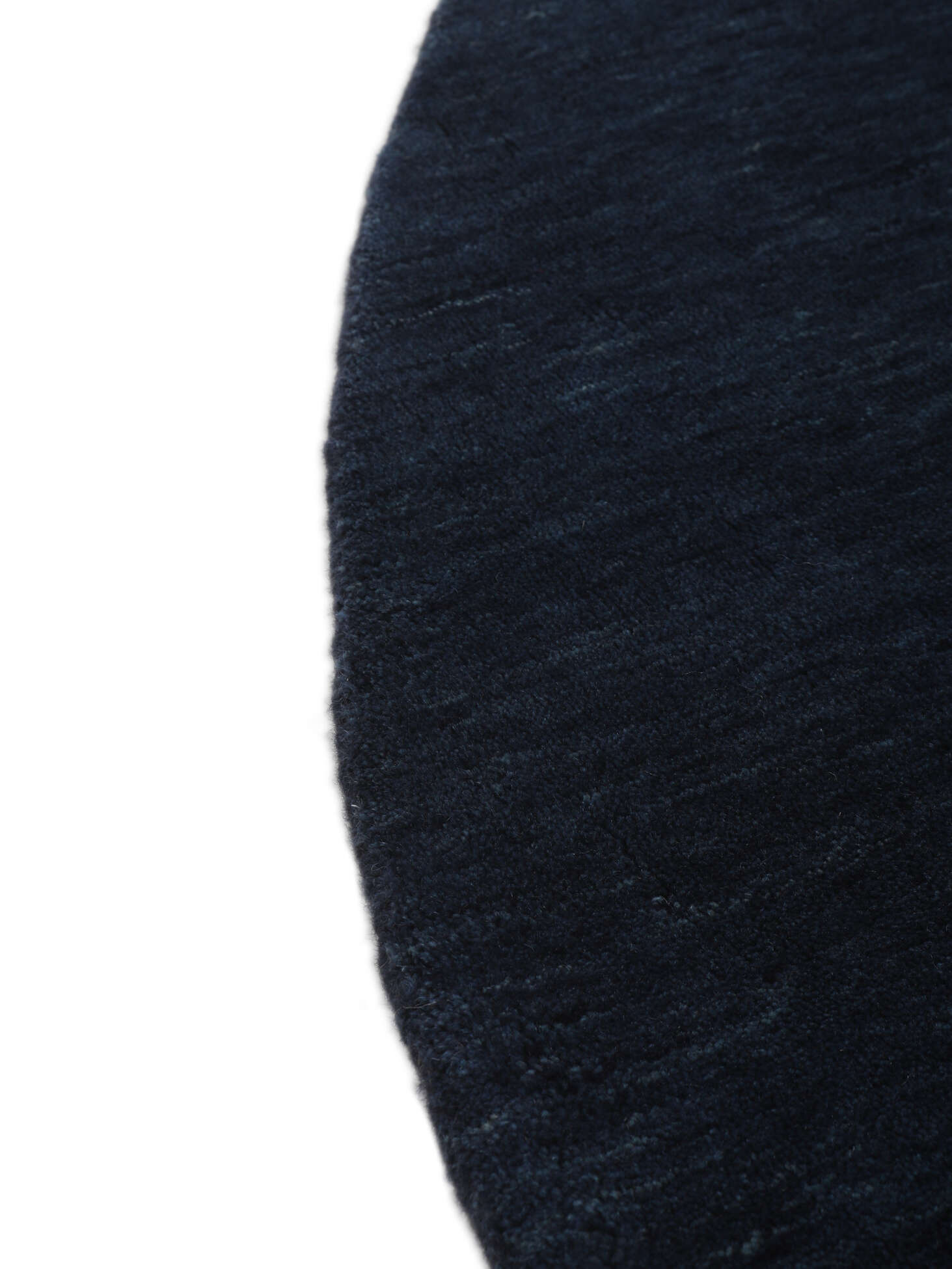 
    Handloom - Dark blue - Ø 150 cm
  