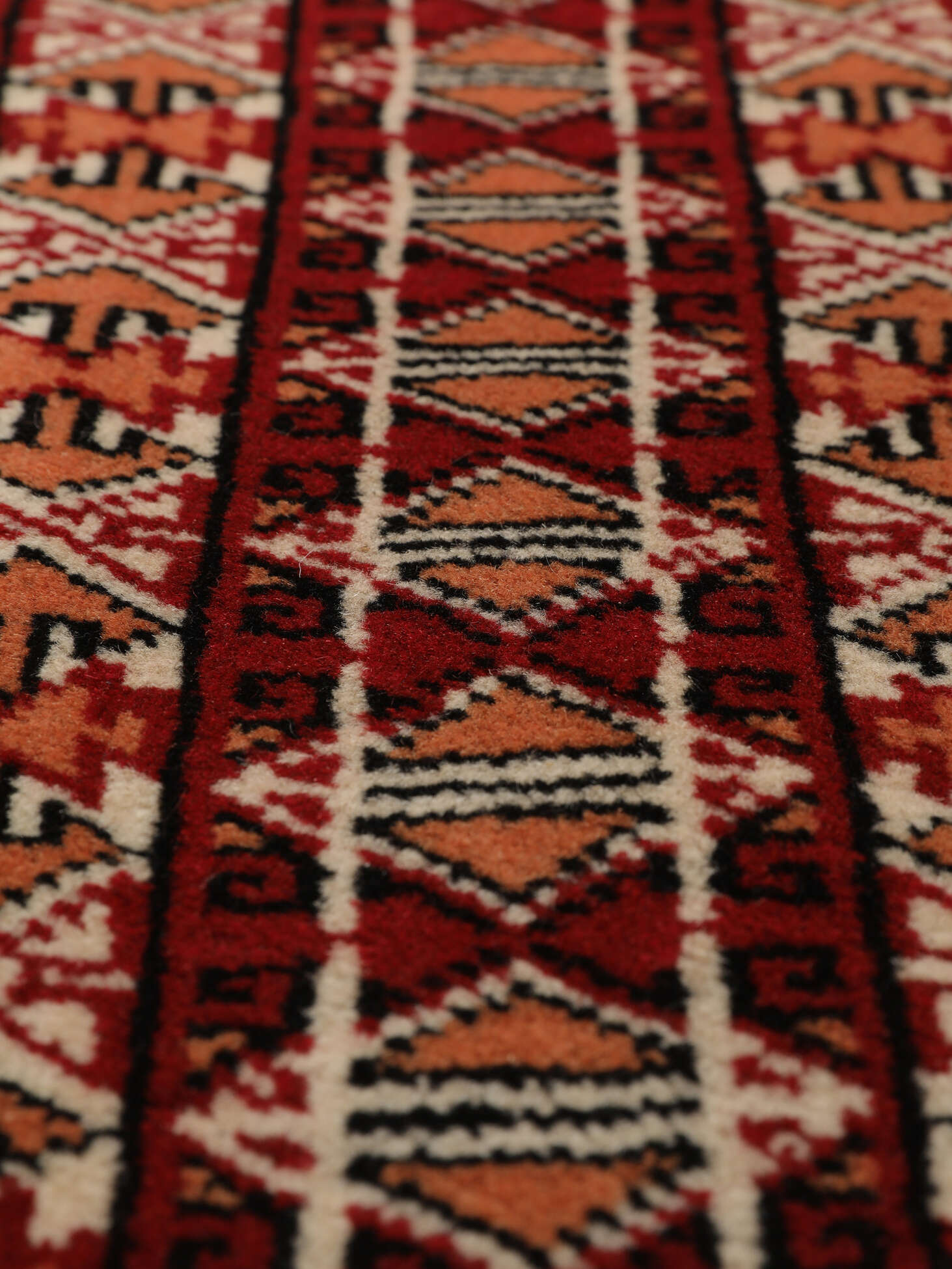 
    Turkaman - Dark red - 80 x 133 cm
  
