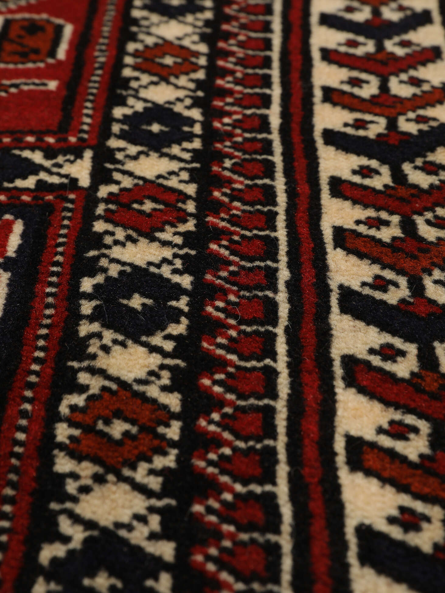 
    Turkaman - Black - 78 x 121 cm
  