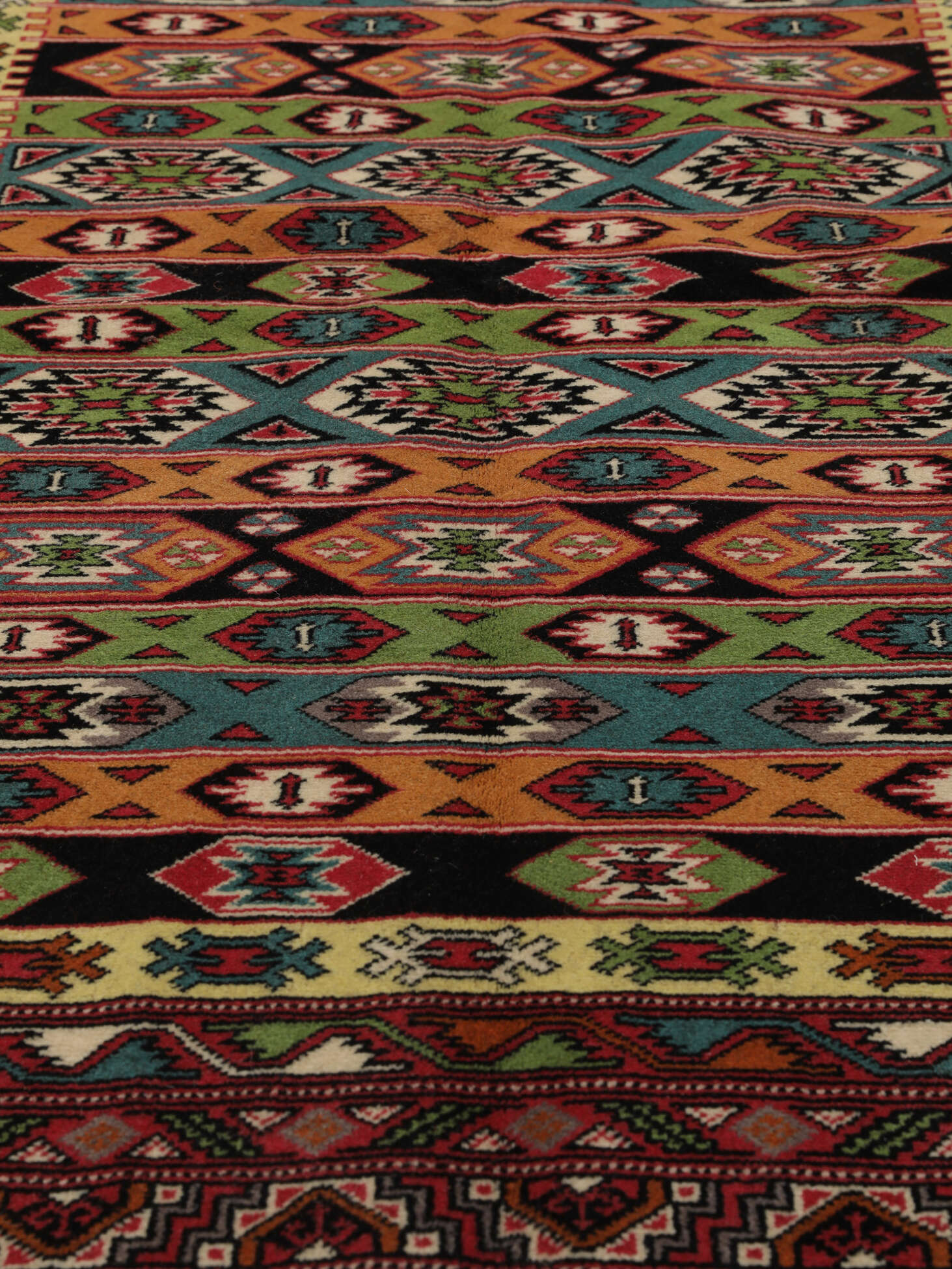 
    Turkaman - Dark red - 140 x 205 cm
  