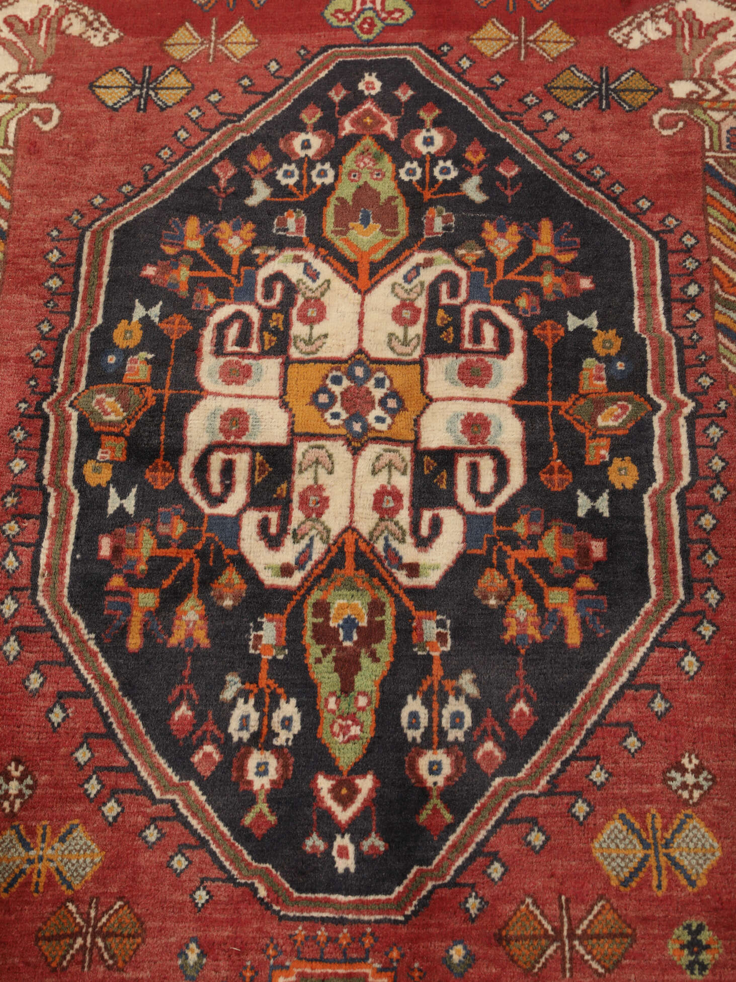 
    Qashqai - Black - 114 x 329 cm
  