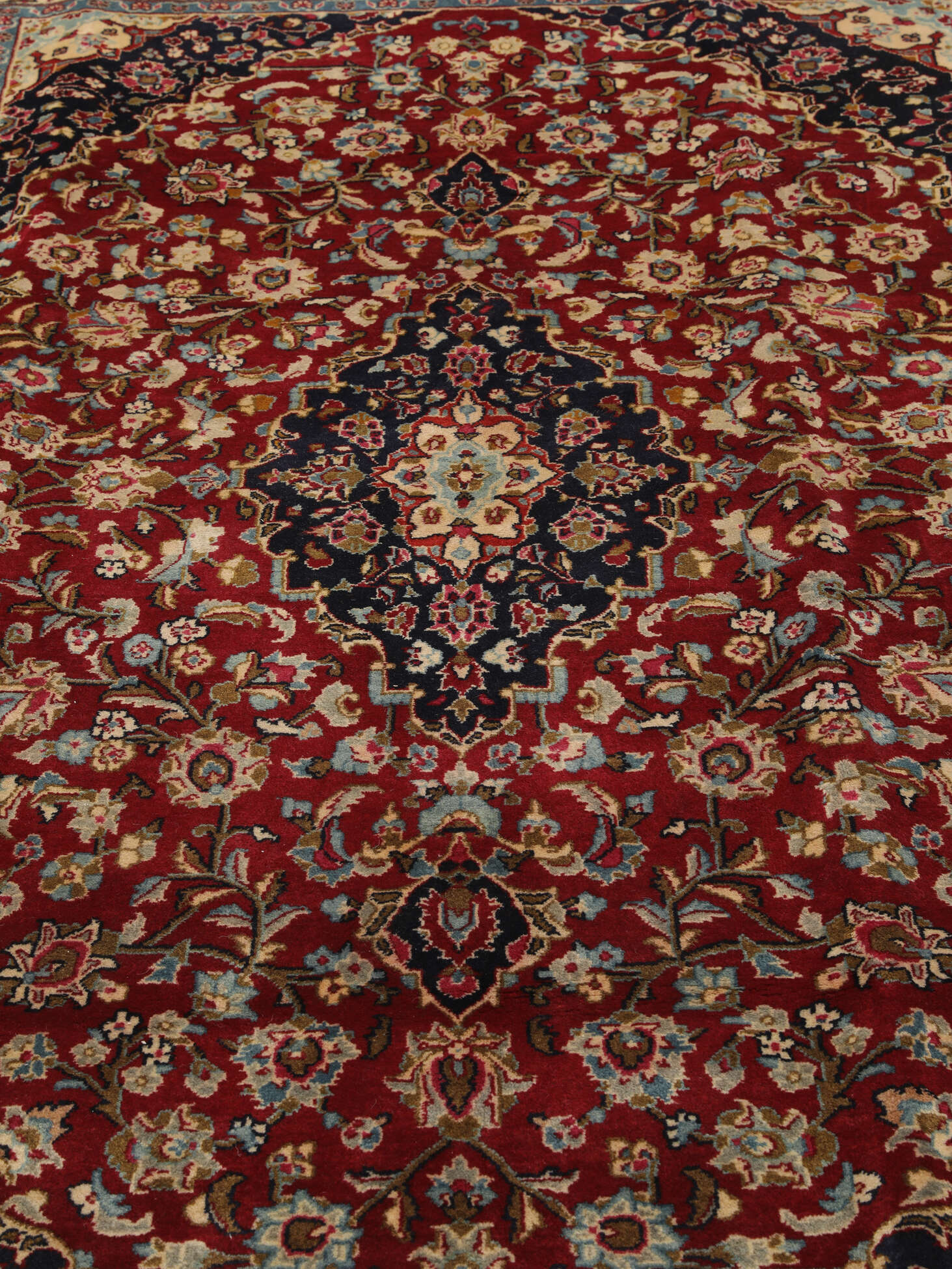 
    Mashad - Dark red - 194 x 287 cm
  