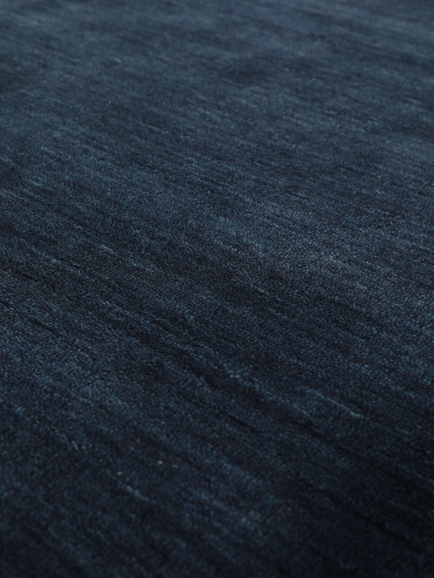 
    Handloom fringes - Dark blue - 300 x 400 cm
  