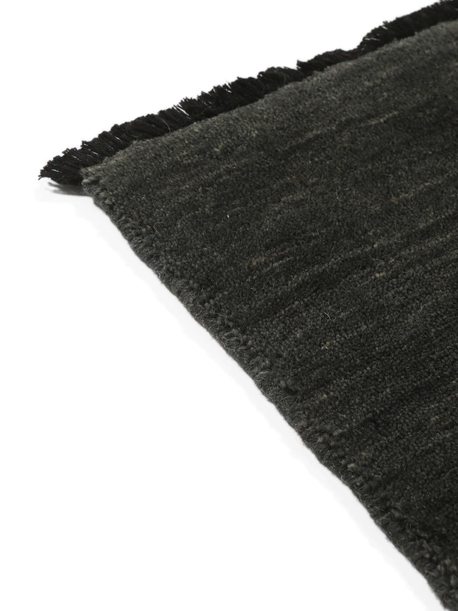 
    Handloom fringes - Black / Grey - 160 x 230 cm
  