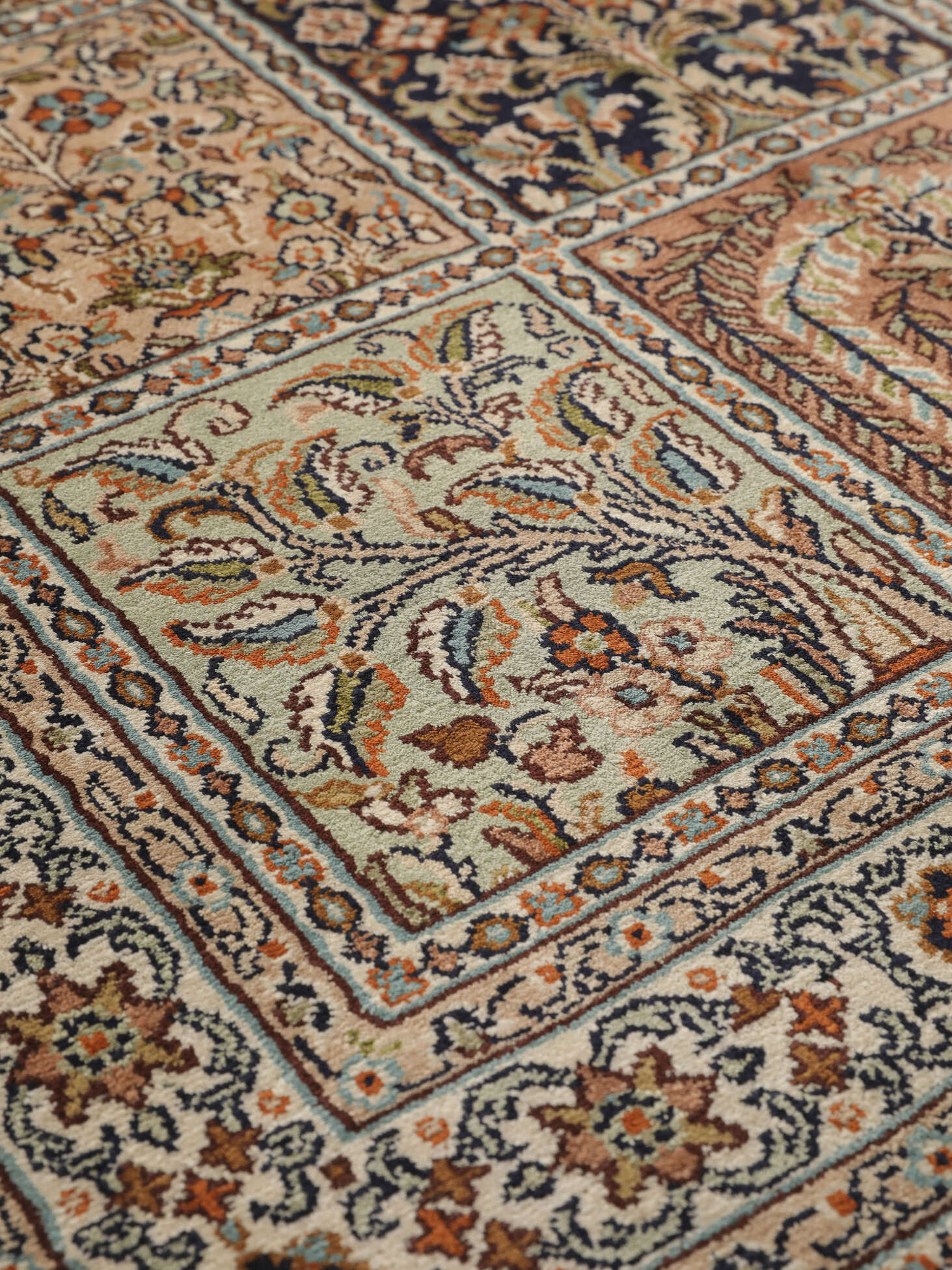 
    Kashmir pure silk - Brown - 78 x 122 cm
  