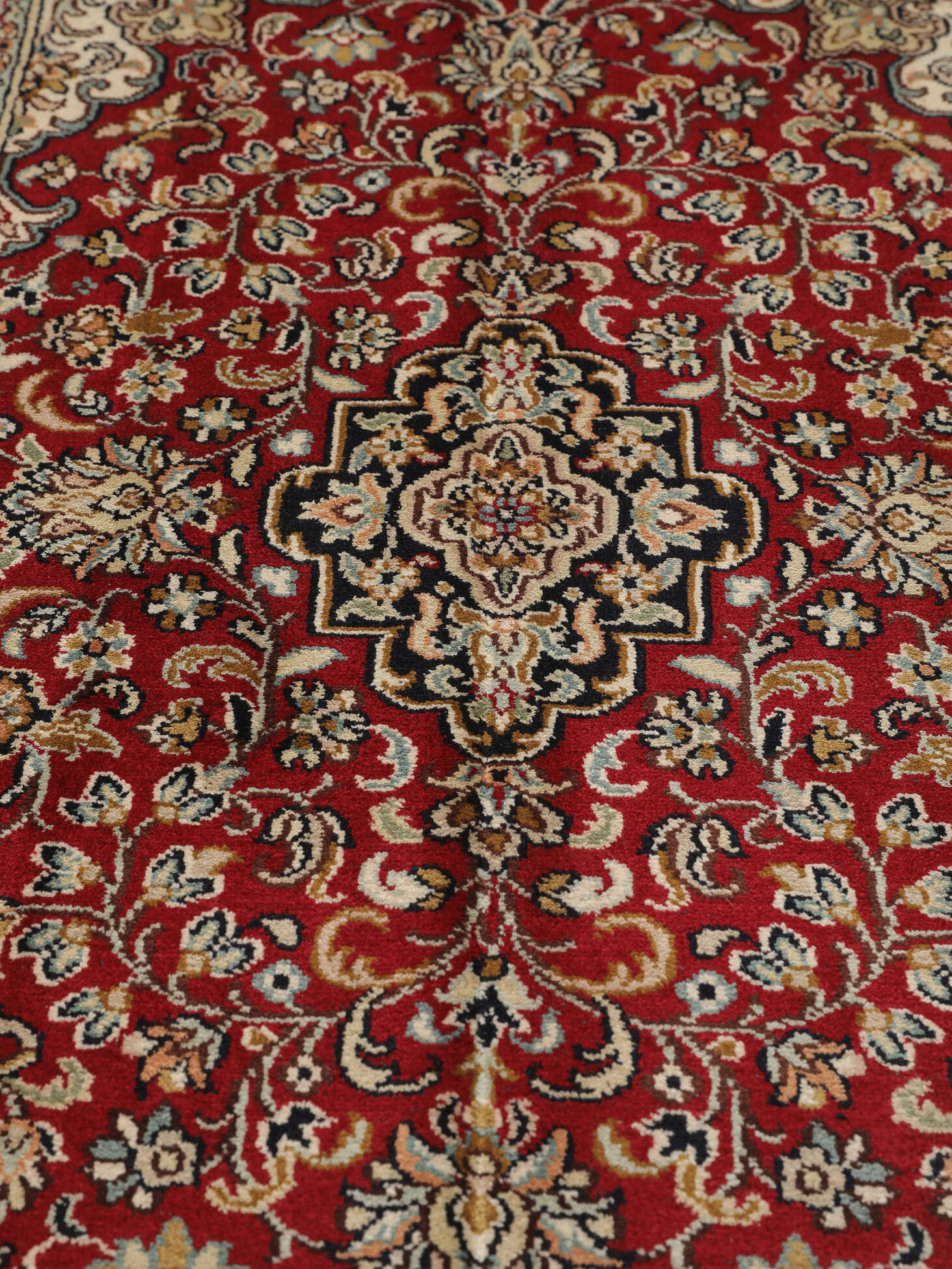 
    Kashmir pure silk - Brown - 61 x 96 cm
  