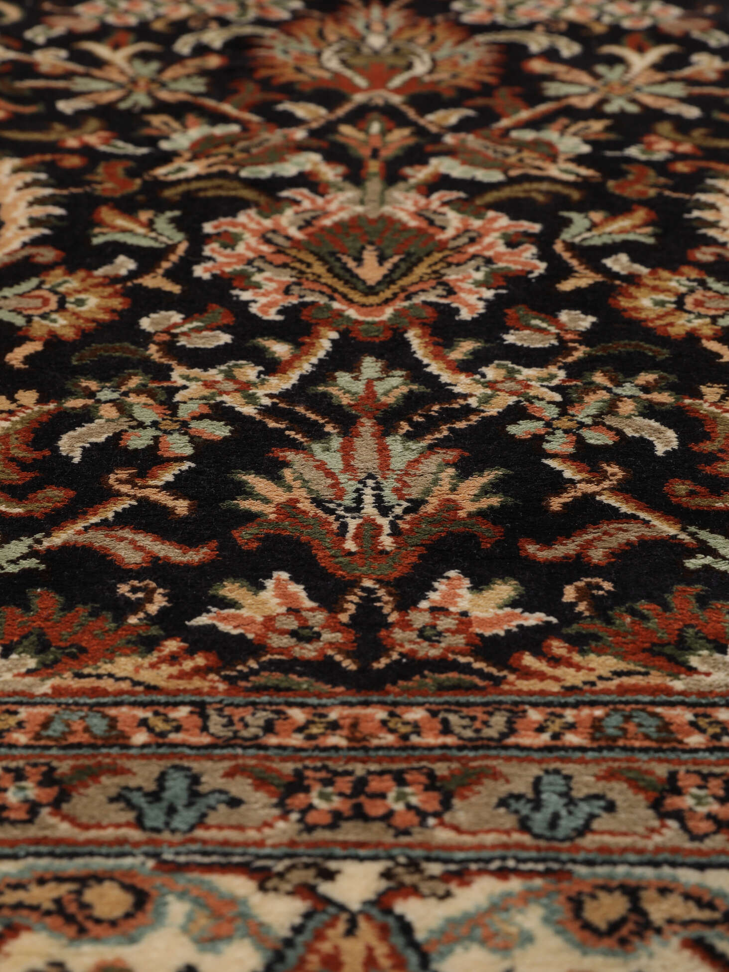 
    Kashmir pure silk - Brown - 126 x 182 cm
  
