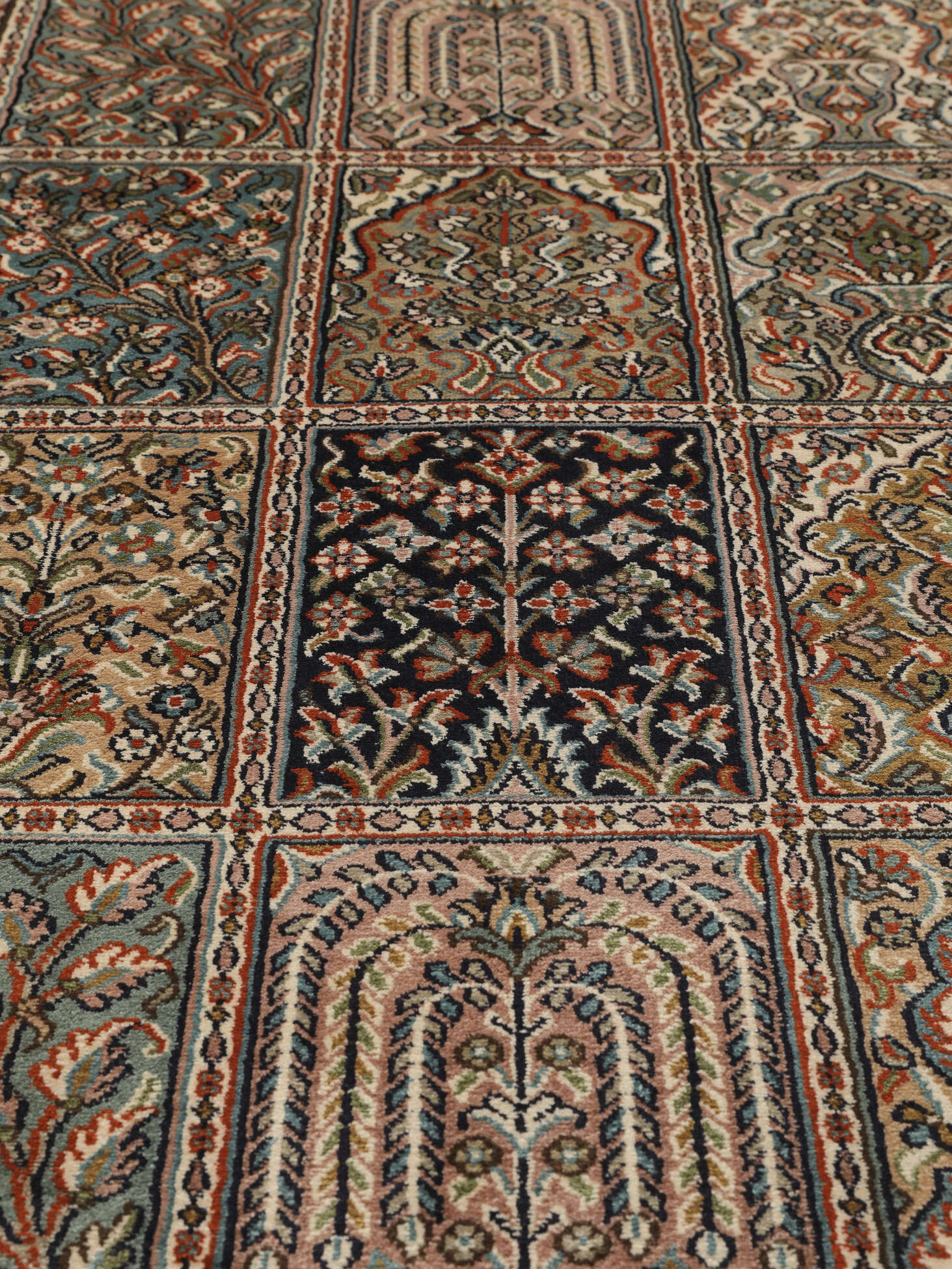
    Kashmir pure silk - Brown - 79 x 121 cm
  