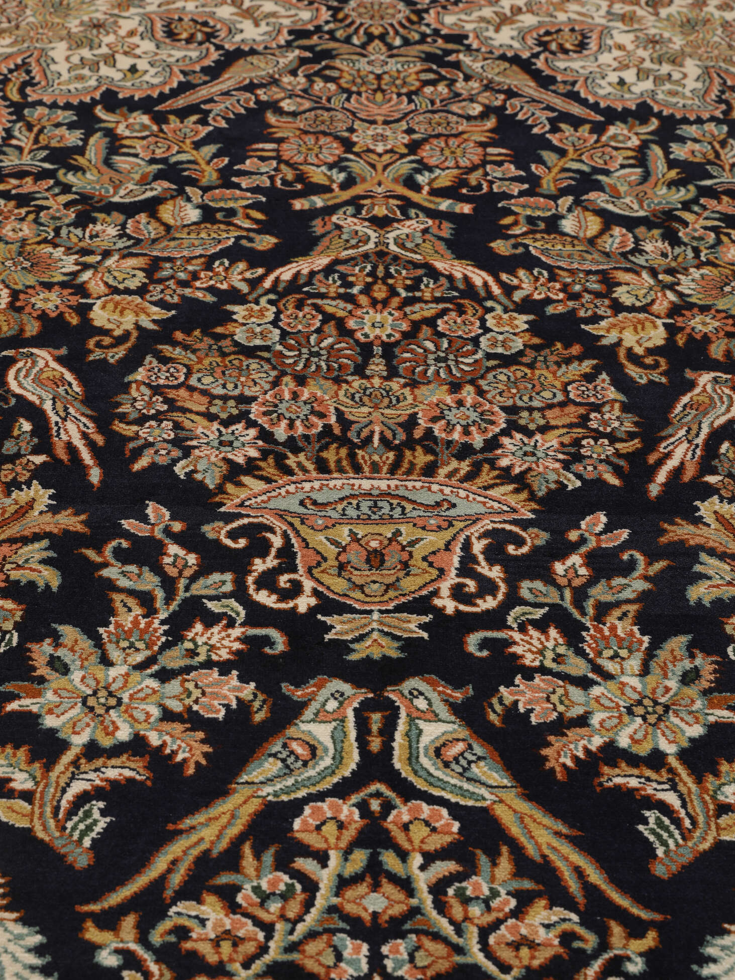 
    Kashmir pure silk - Brown - 124 x 190 cm
  
