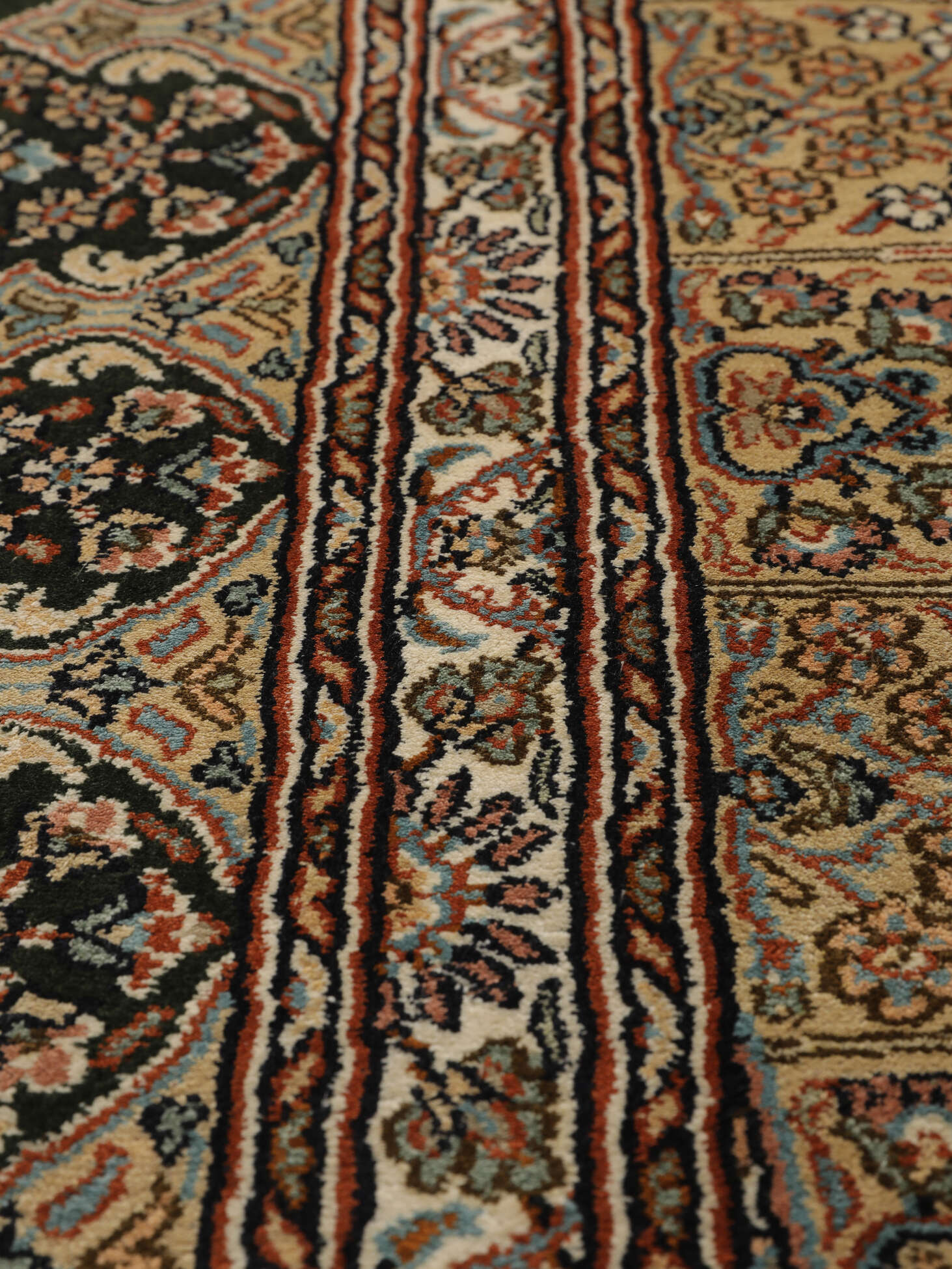 
    Kashmir pure silk - Brown - 185 x 274 cm
  