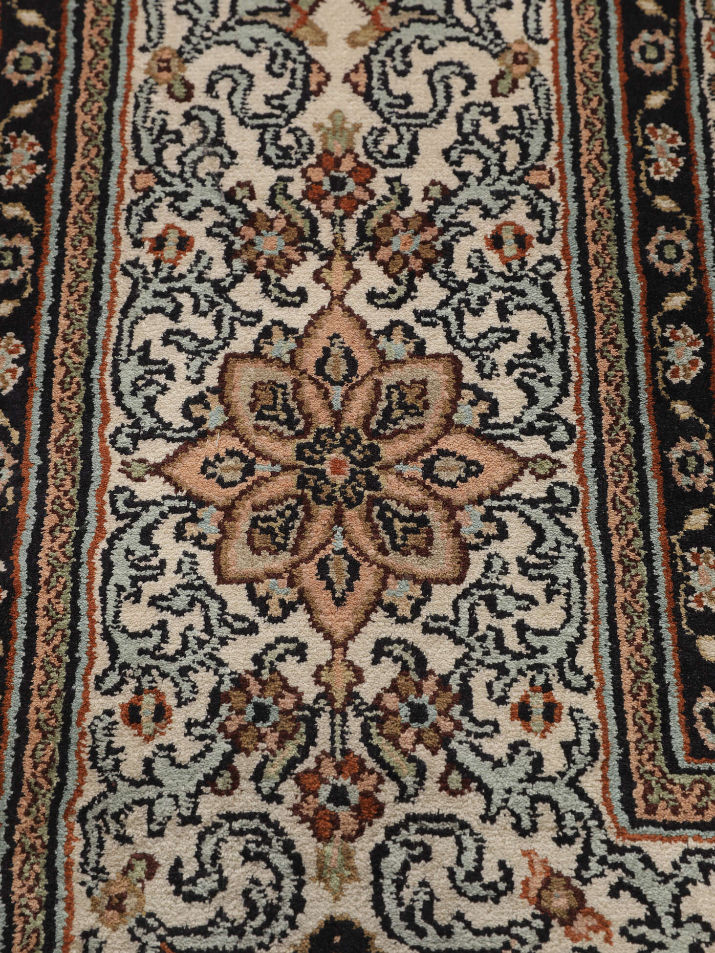 
    Kashmir pure silk - Brown - 155 x 217 cm
  
