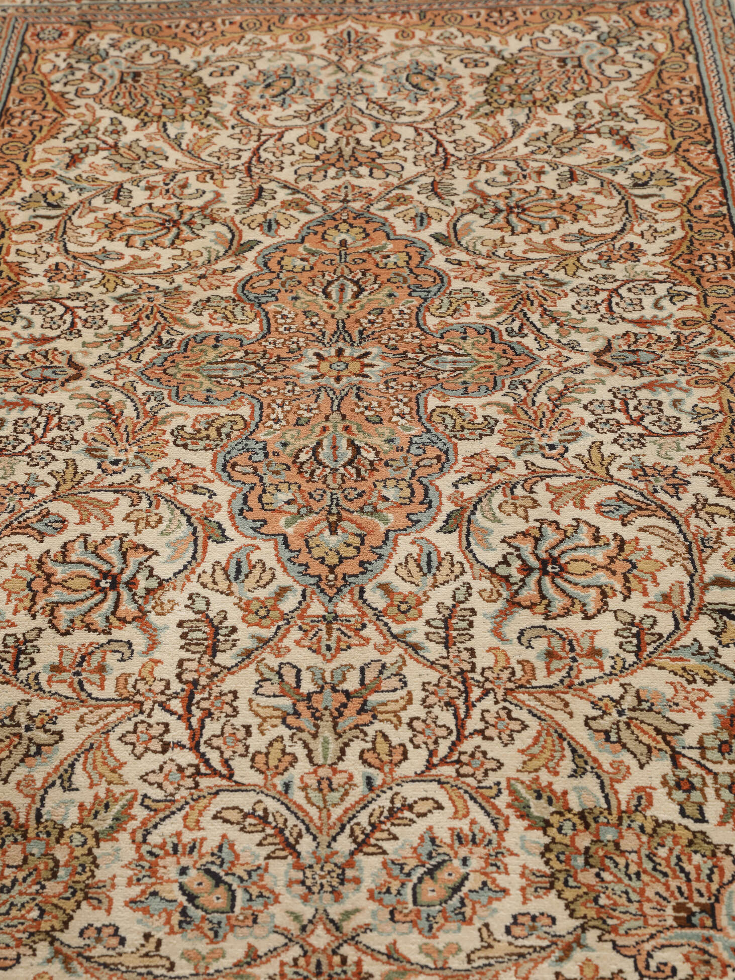 
    Kashmir pure silk - Brown - 82 x 122 cm
  