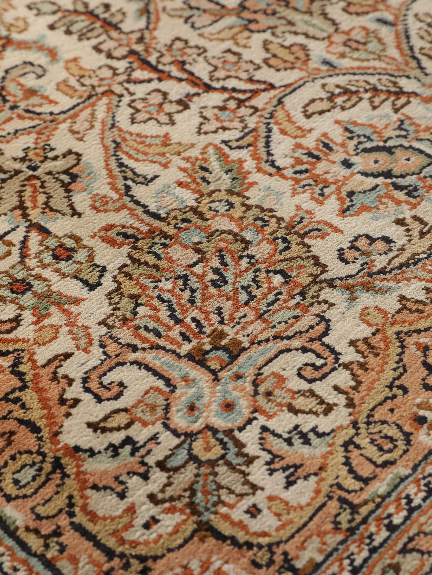 
    Kashmir pure silk - Brown - 82 x 122 cm
  
