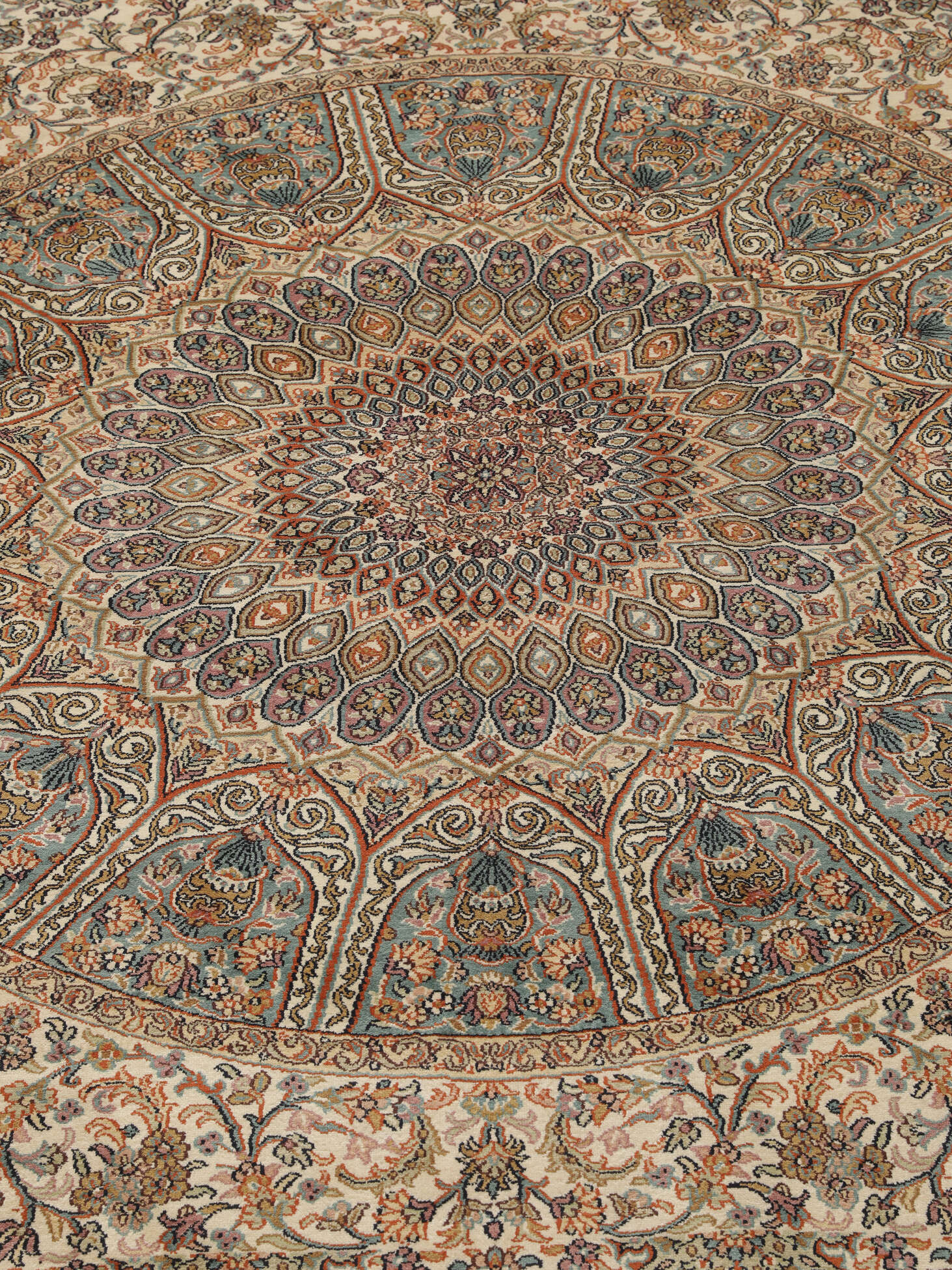 
    Kashmir pure silk - Brown - 186 x 280 cm
  