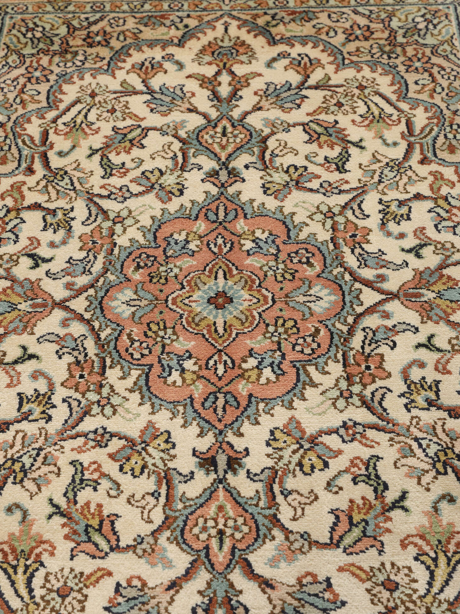 
    Kashmir pure silk - Brown - 66 x 101 cm
  