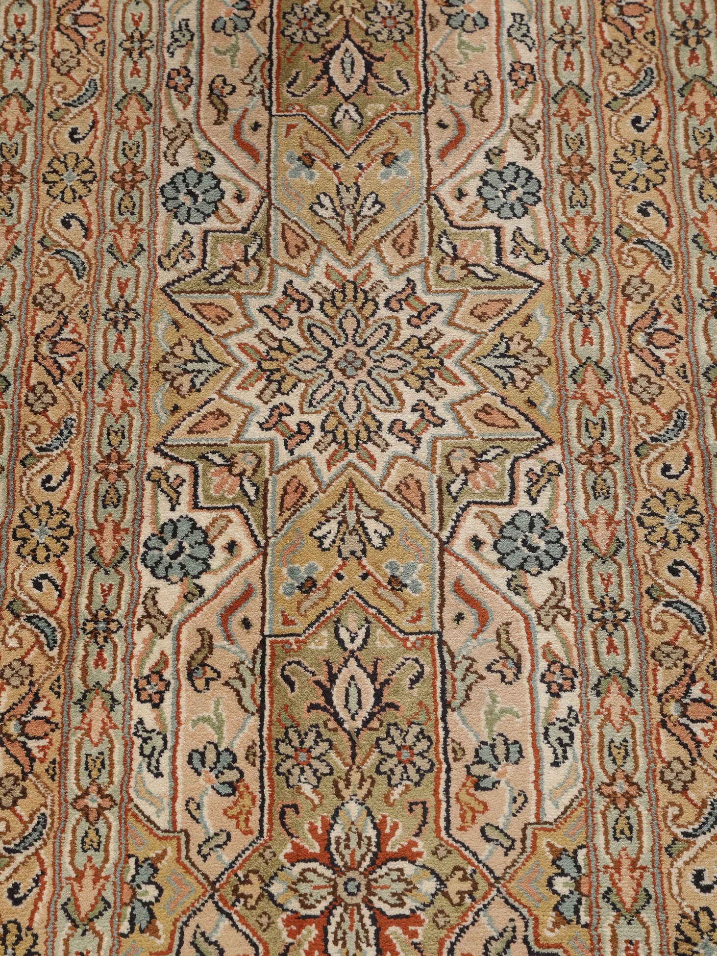 
    Kashmir pure silk - Brown - 276 x 368 cm
  
