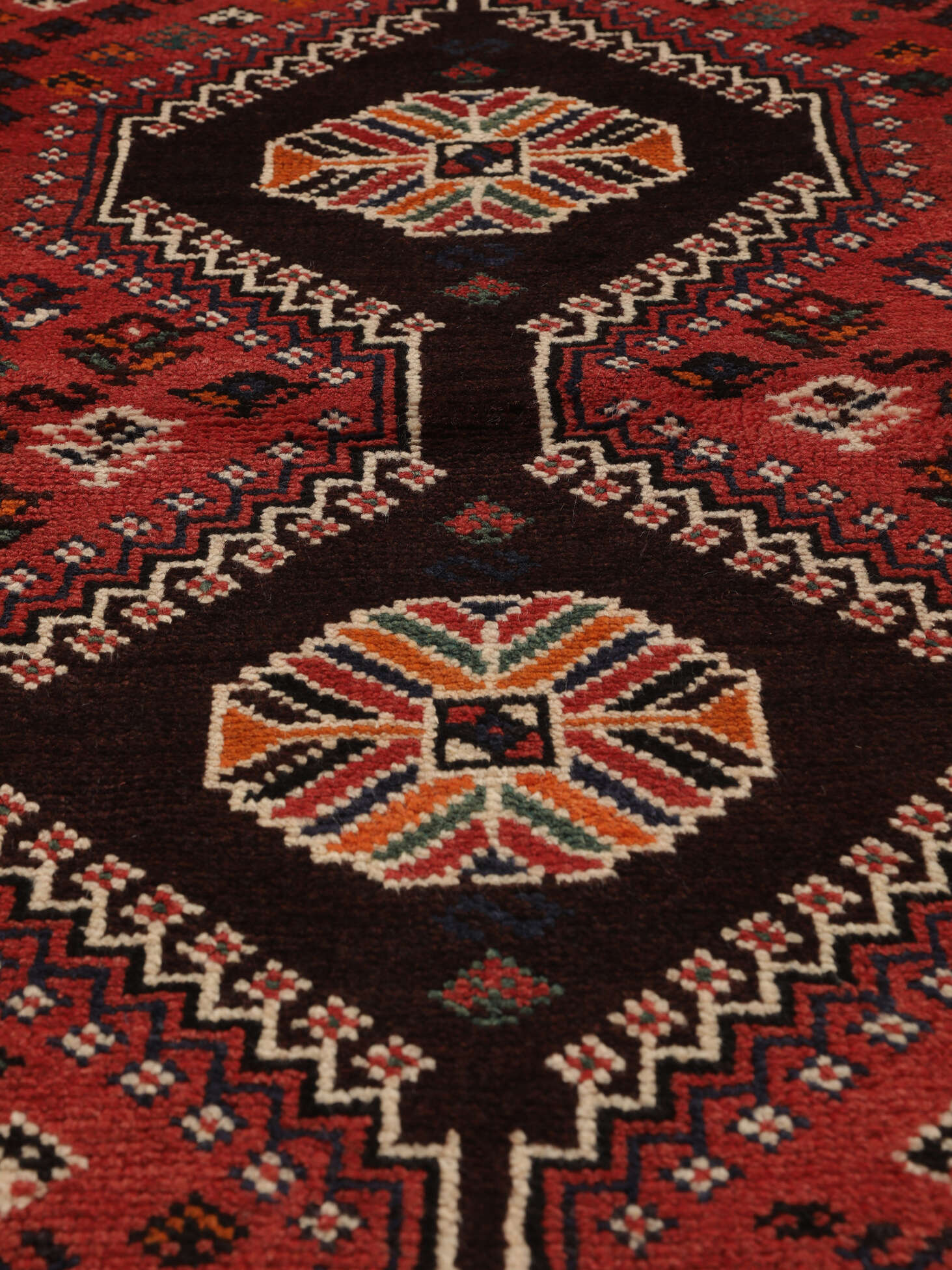 
    Shiraz - Dark red - 105 x 150 cm
  