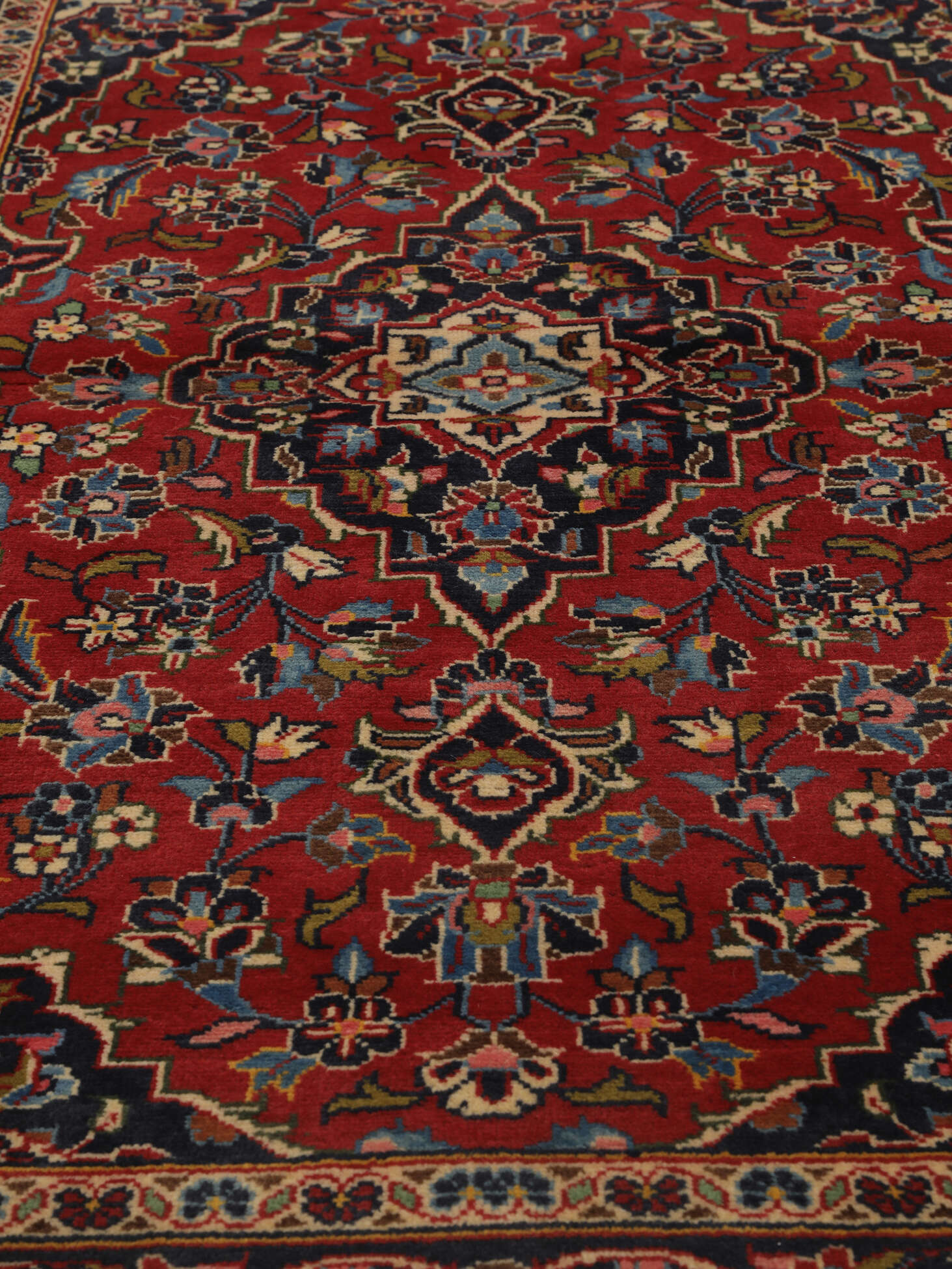 
    Keshan - Dark red - 104 x 150 cm
  