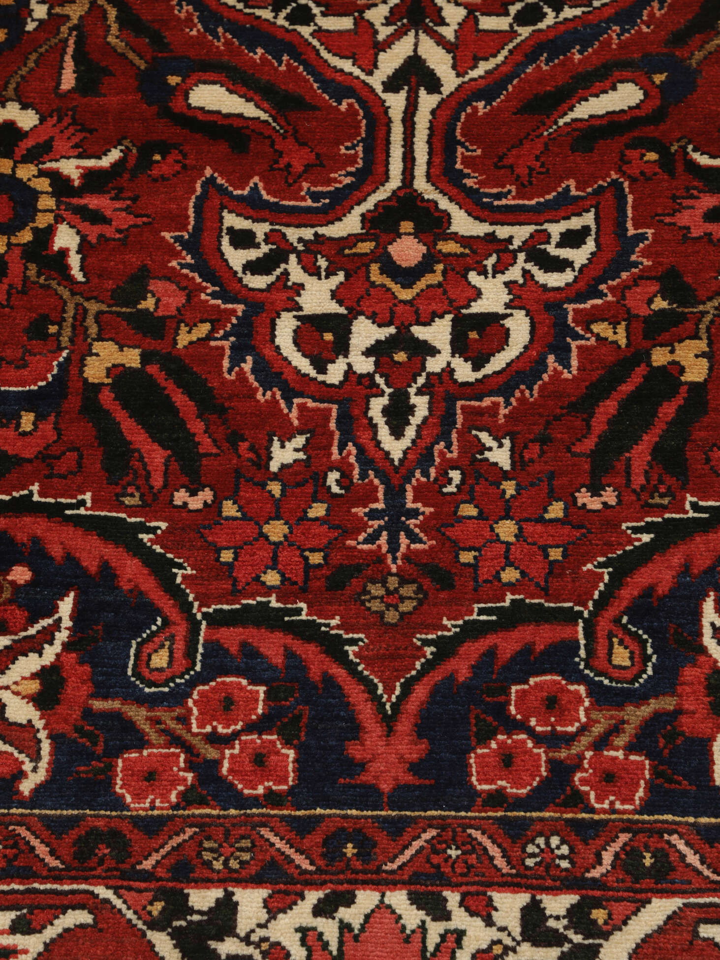 
    Bakhtiari - Dark red - 210 x 312 cm
  