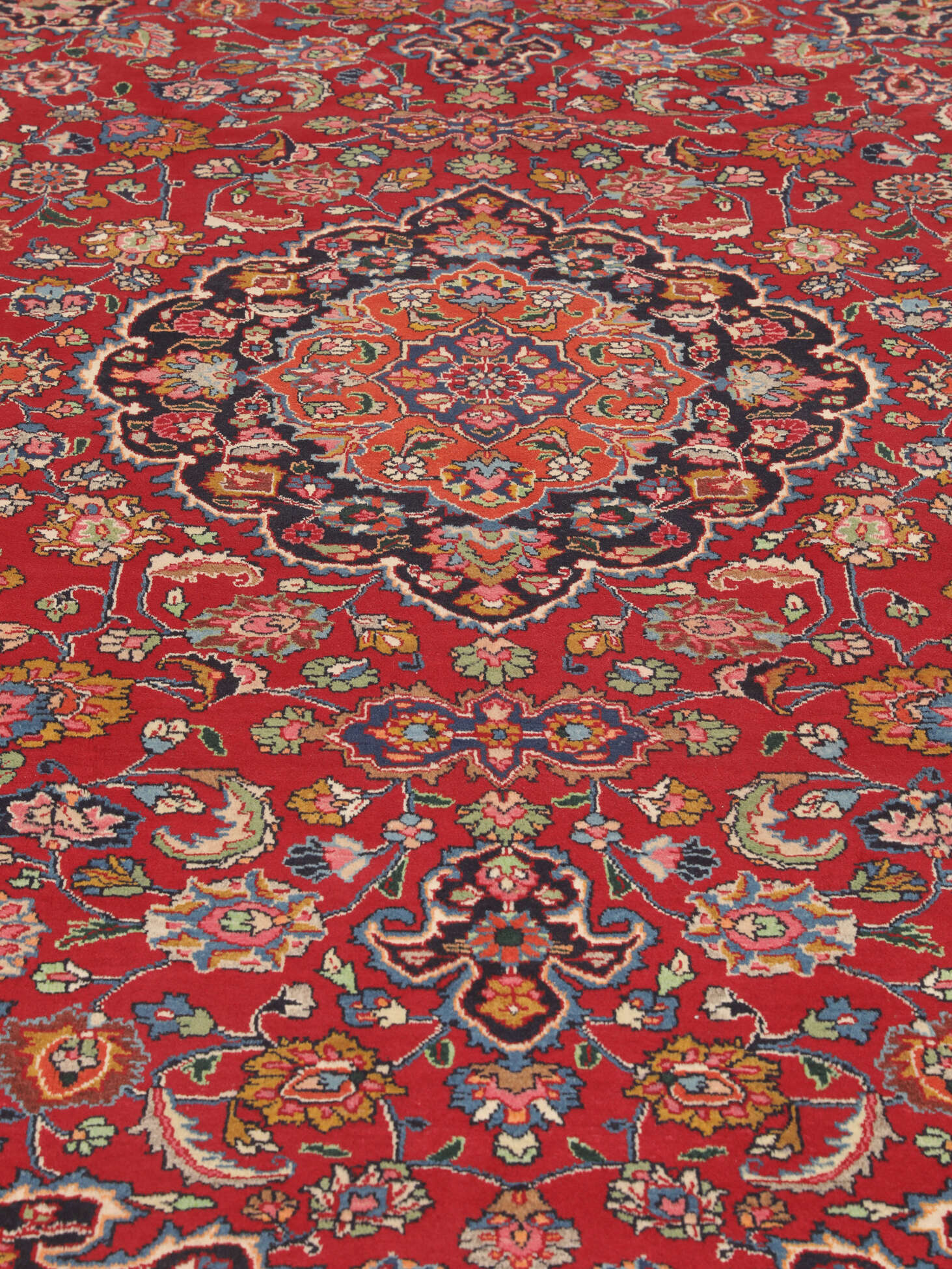 
    Mashad - Dark red - 248 x 340 cm
  
