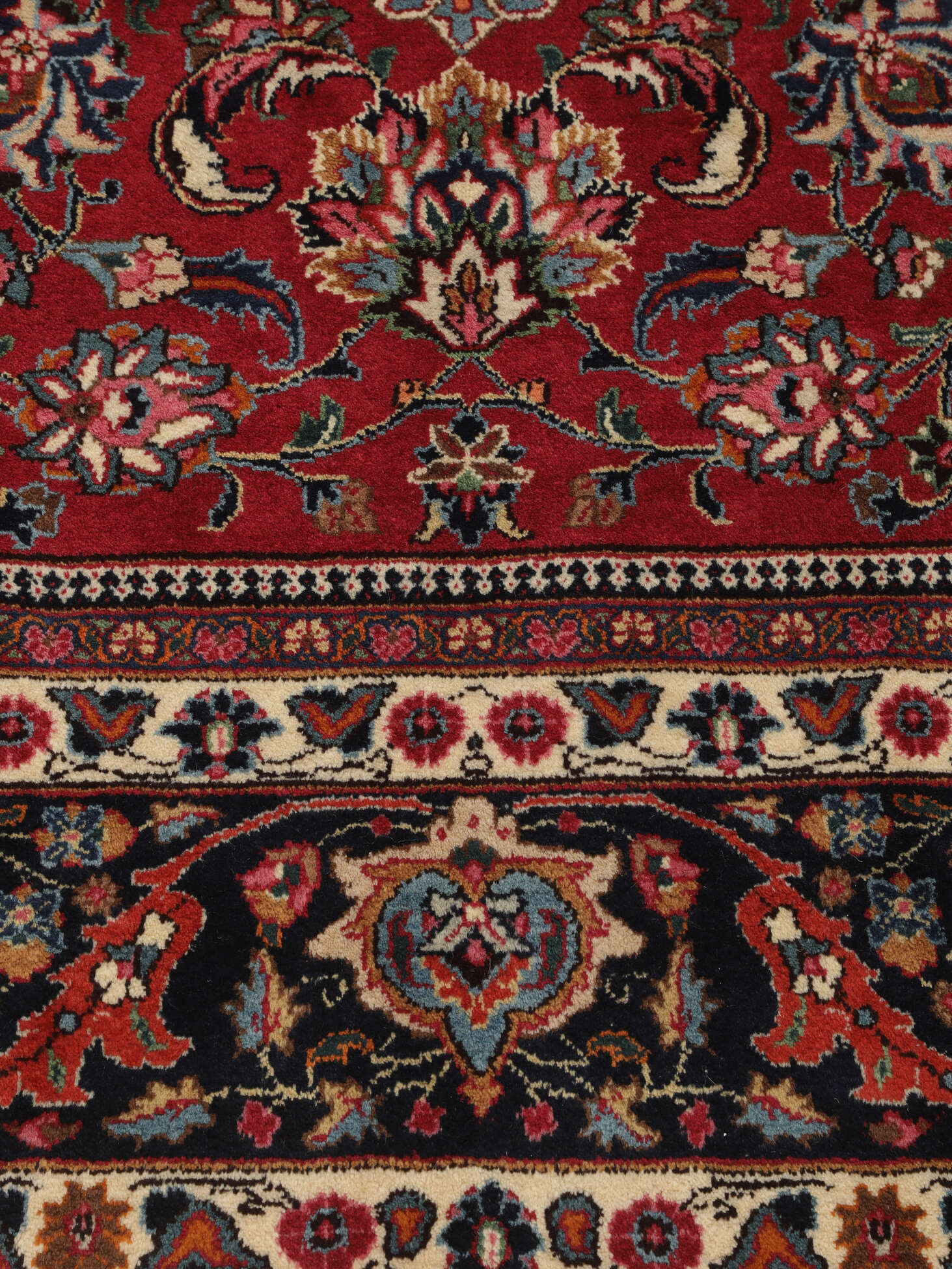 
    Mashad - Dark red - 245 x 340 cm
  