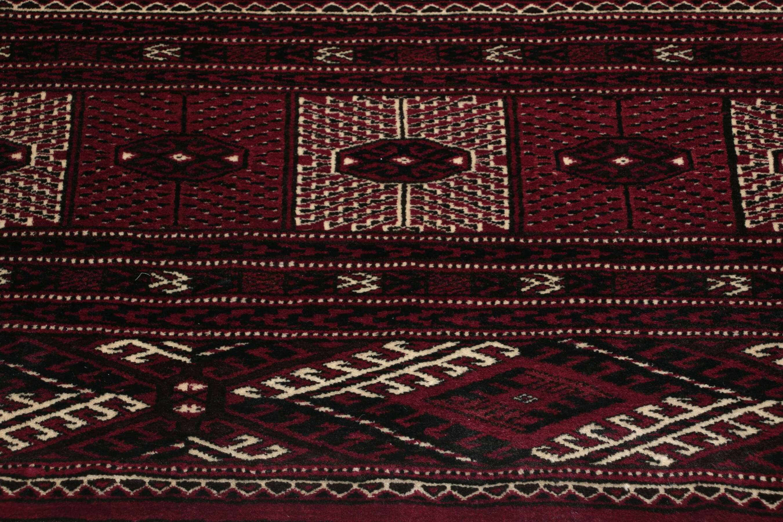 
    Turkaman - Black - 258 x 428 cm
  
