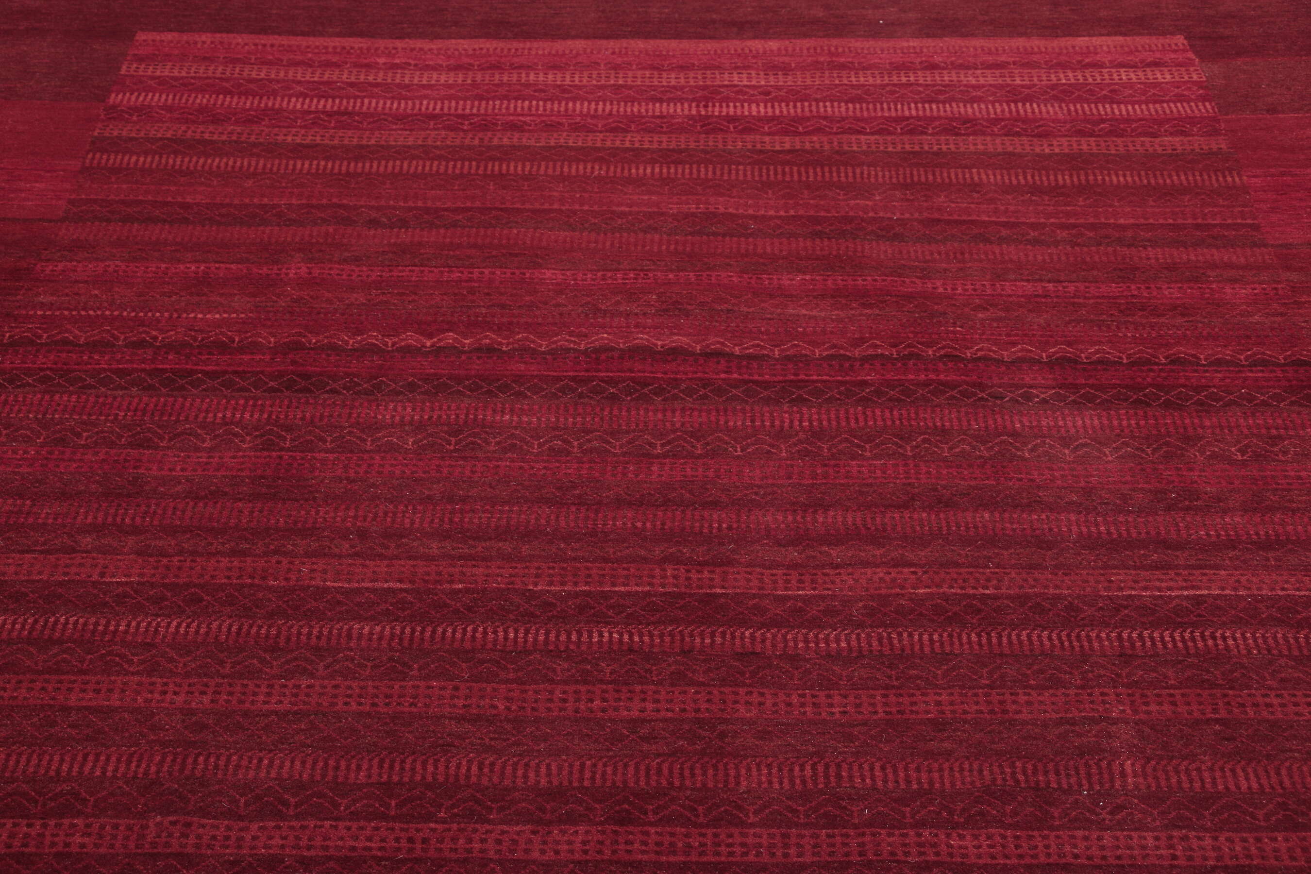 
    Loribaft Fine Persia - Dark red - 207 x 293 cm
  