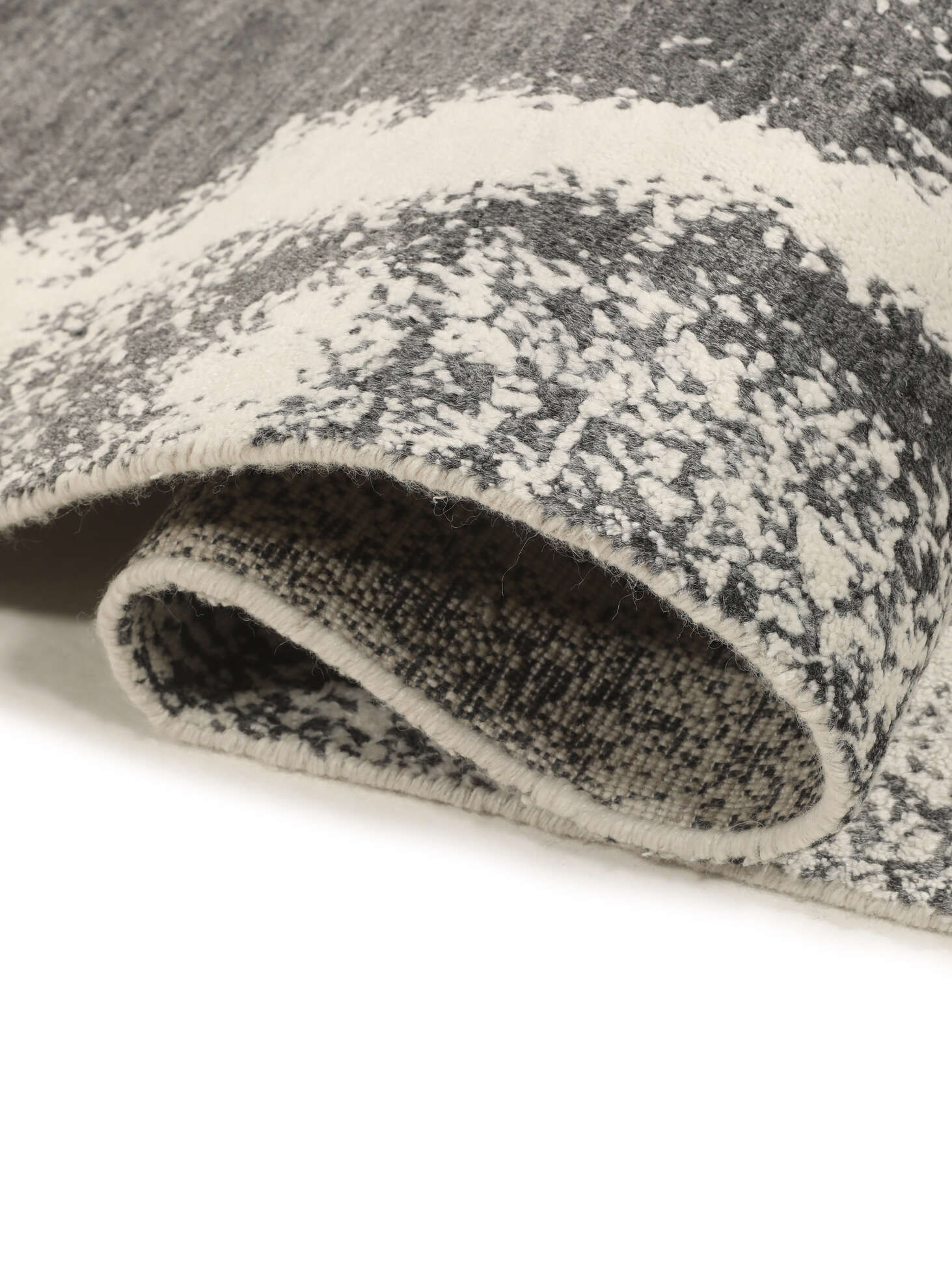 
    Wool/Bambusilk Loom - Indo - Dark grey - 163 x 232 cm
  