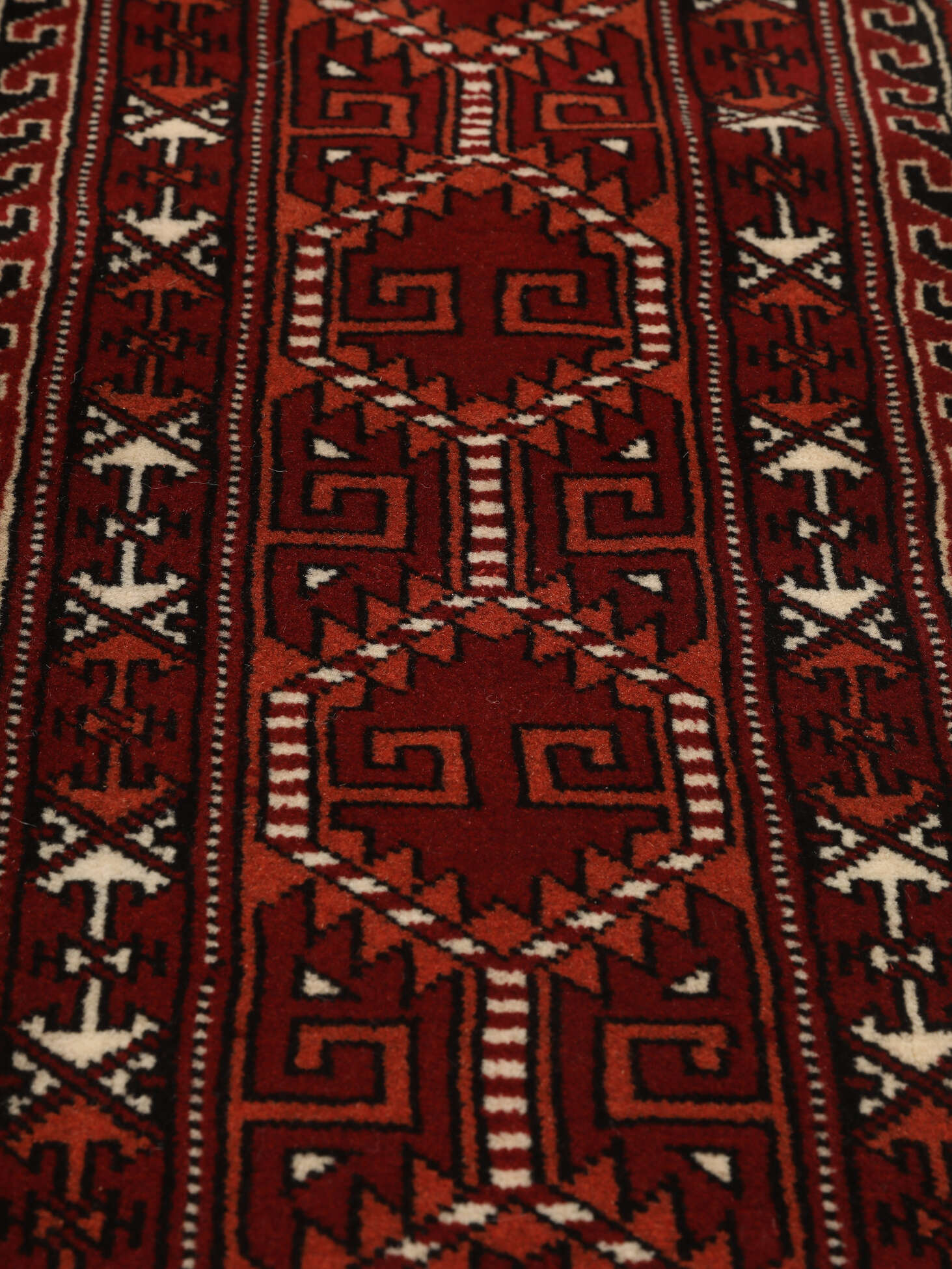 
    Turkaman - Black - 158 x 247 cm
  
